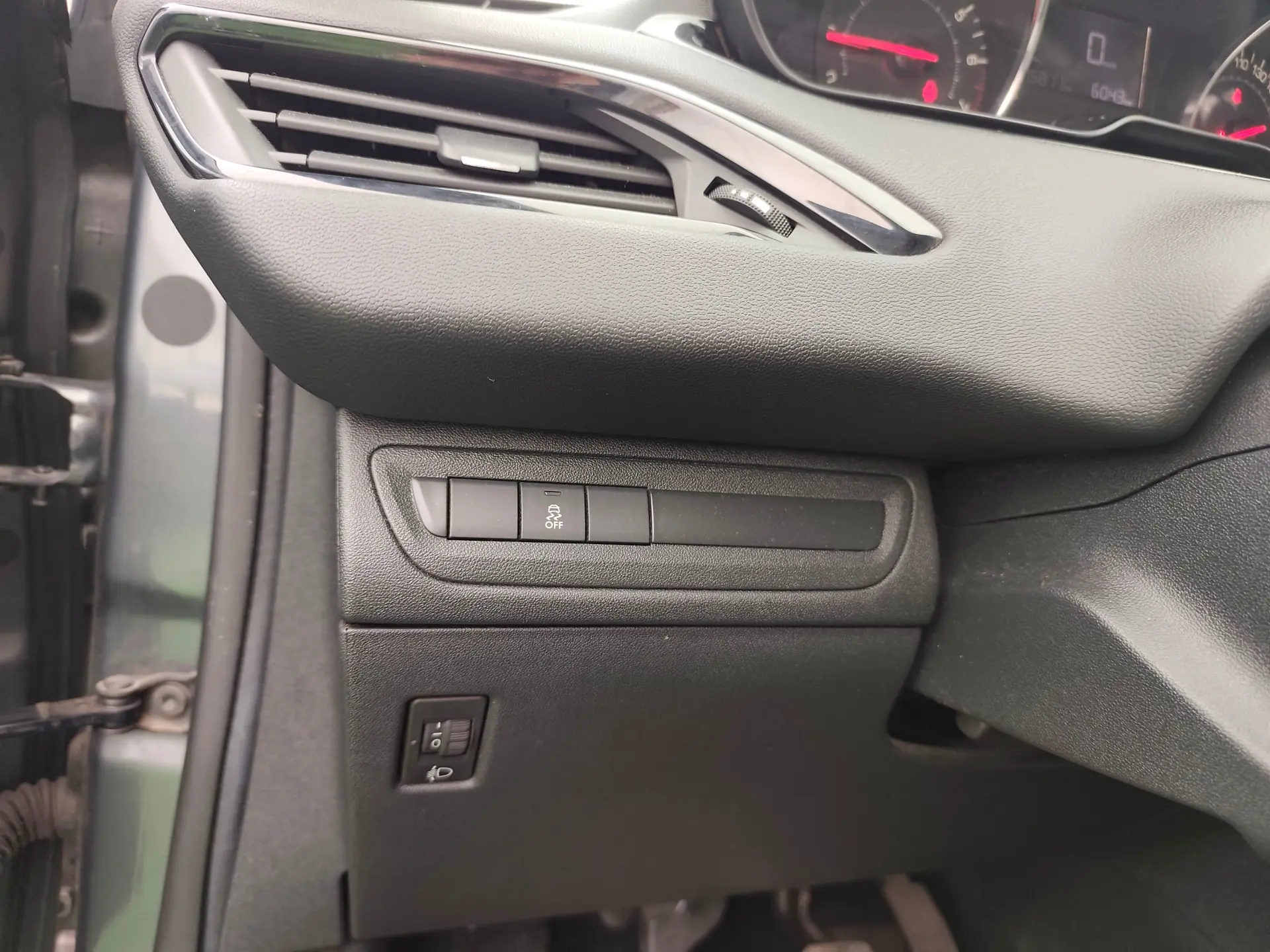 Peugeot 208 1.2 PureTech Active 18