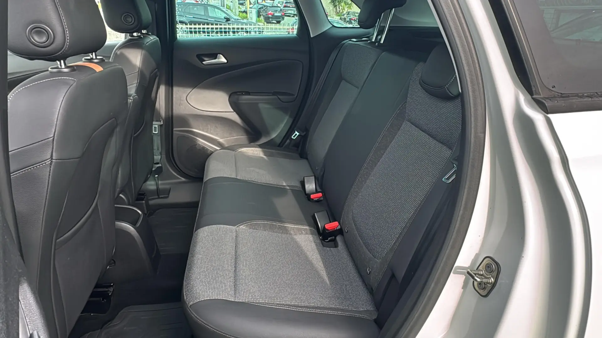 Opel Crossland X 1.2 Edition 6