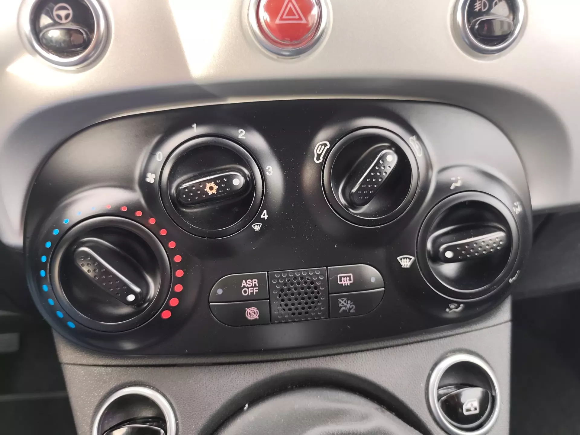 Fiat 500C 1.0 HYBRID CONNECT 17