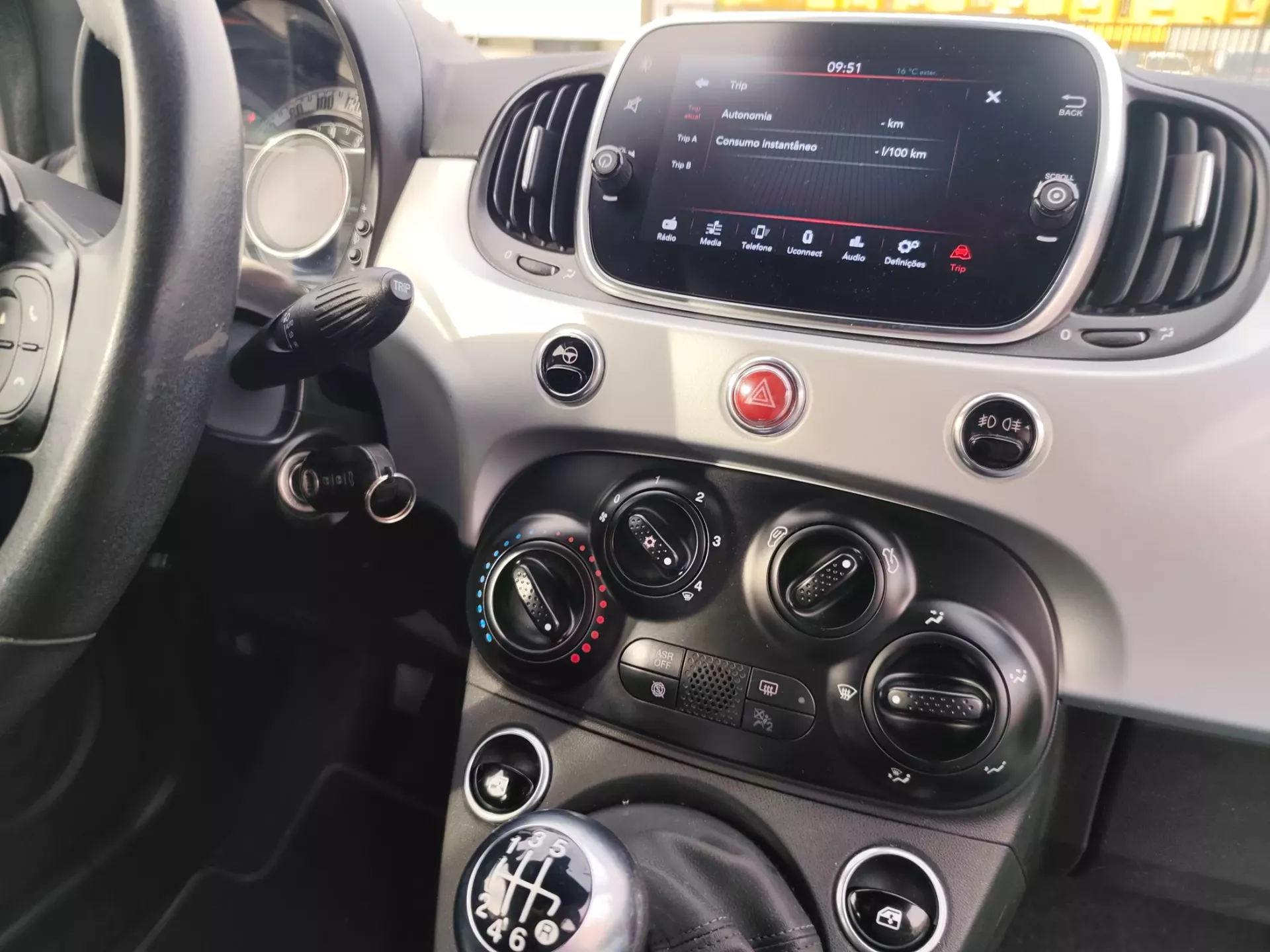 Fiat 500C 1.0 HYBRID CONNECT 30
