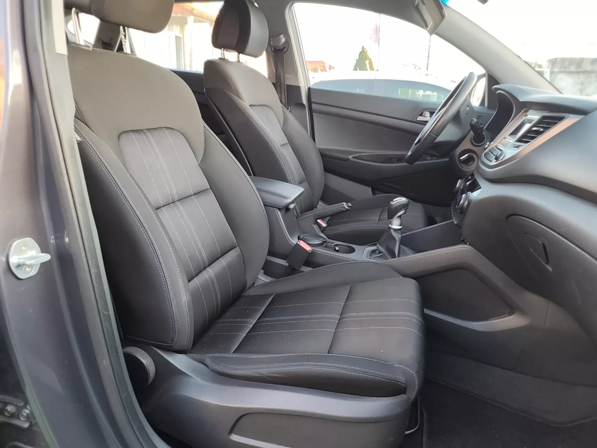 Hyundai Tucson 1.7 CRDi Creative (2015-2016) 29