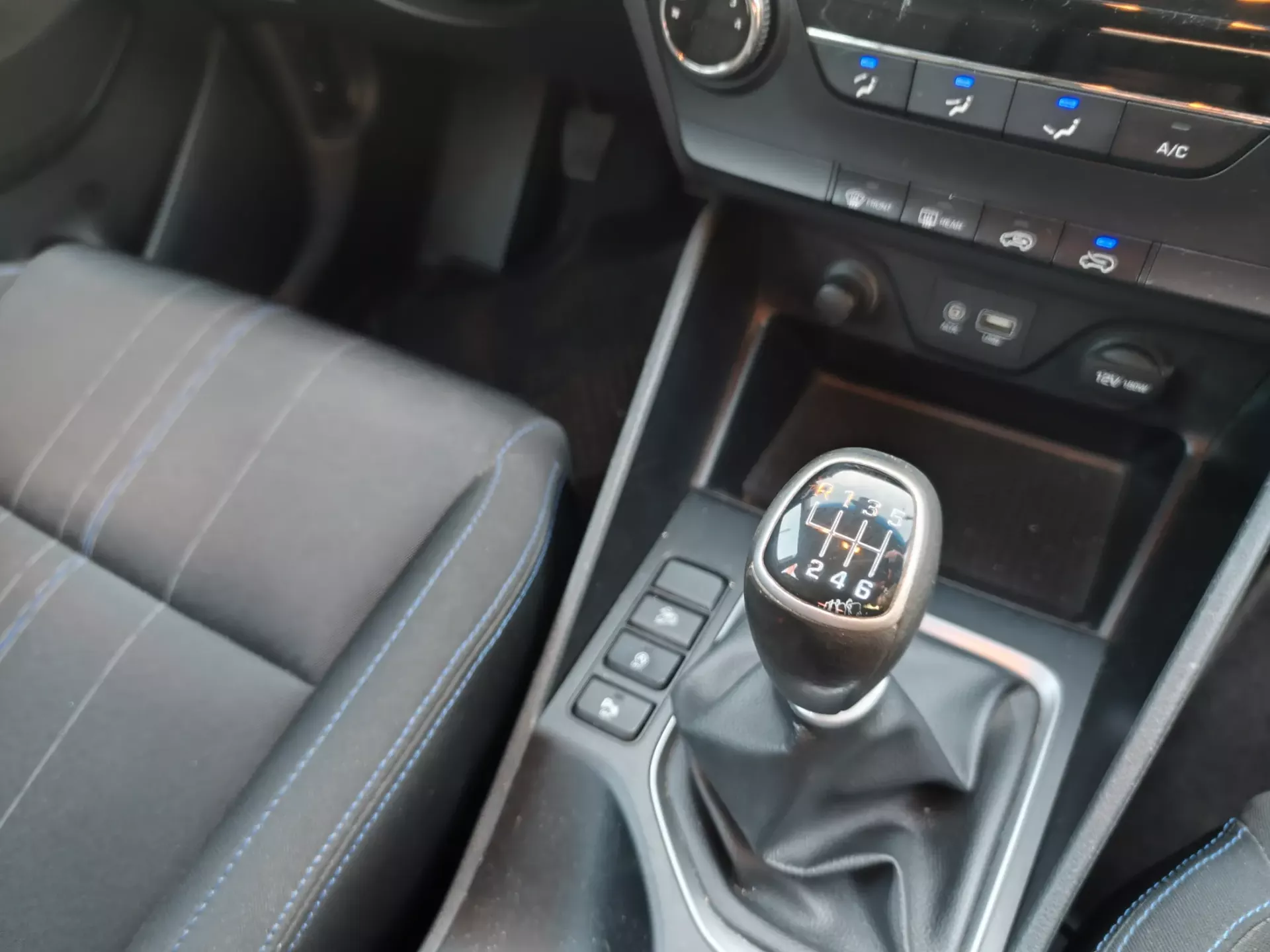 Hyundai Tucson 1.7 CRDi Creative (2015-2016) 32