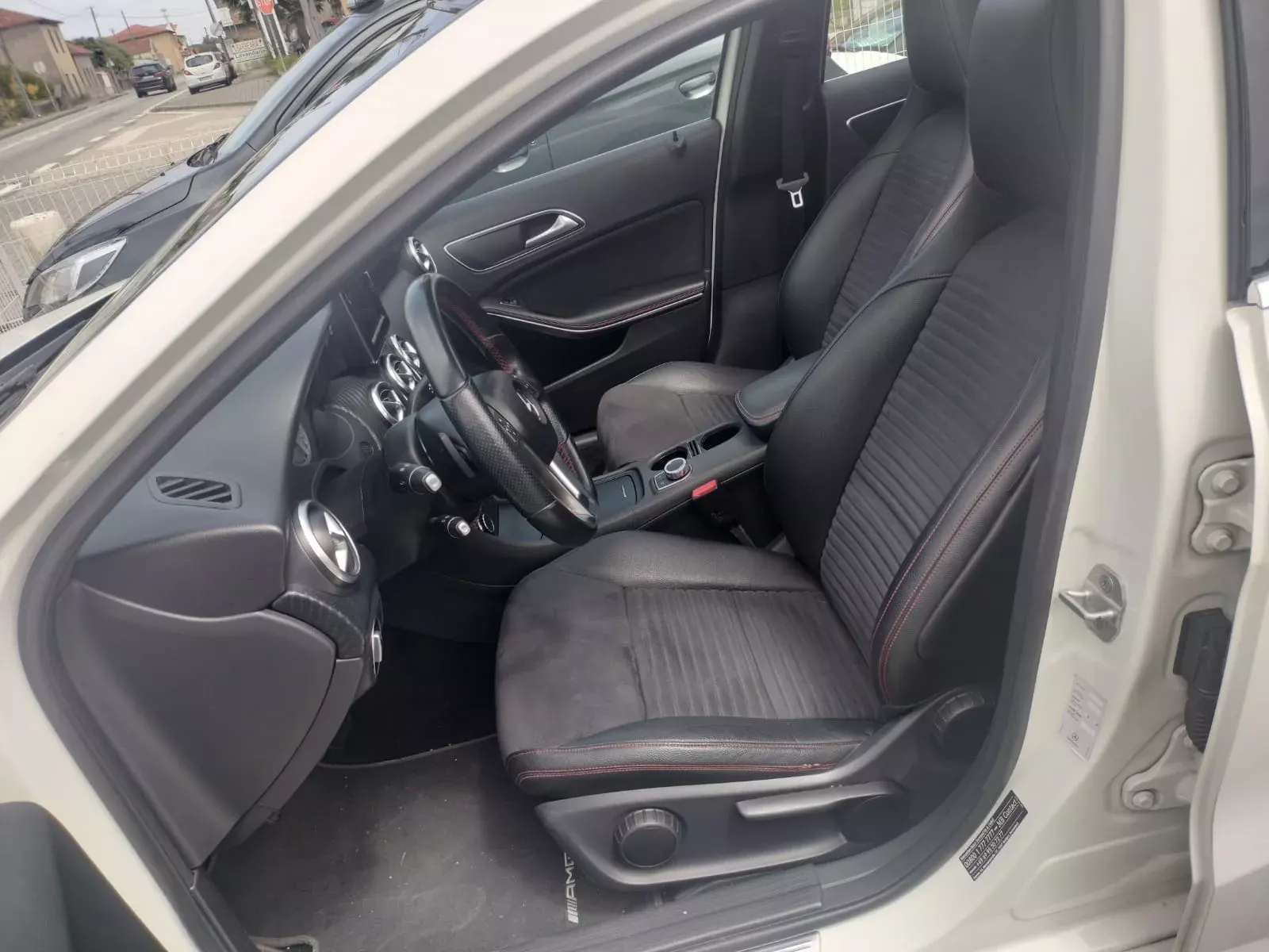 Mercedes-Benz A 180 AMG 17