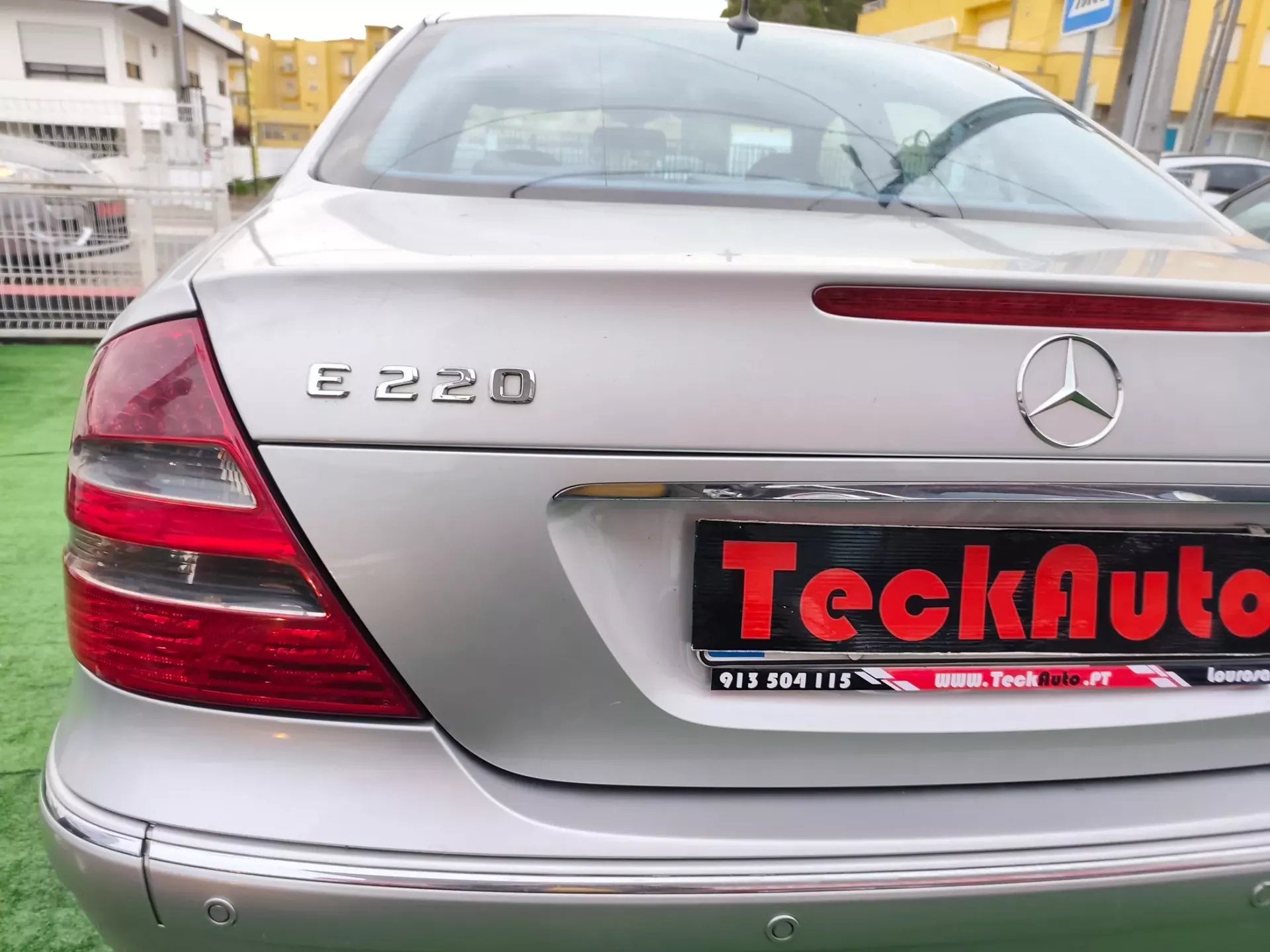 Mercedes-Benz E 220 CDi Avantgard 8