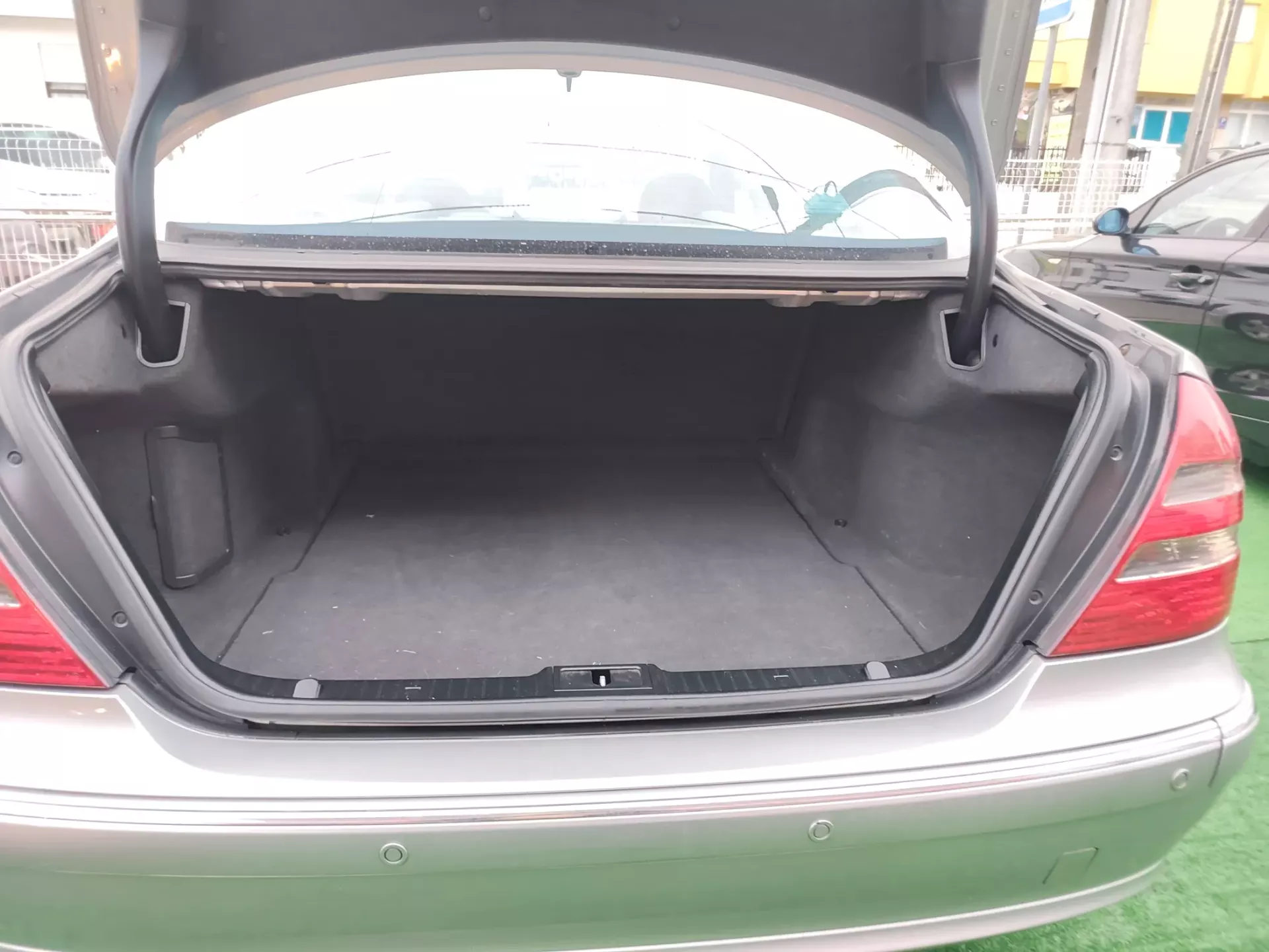 Mercedes-Benz E 220 CDi Avantgard 9