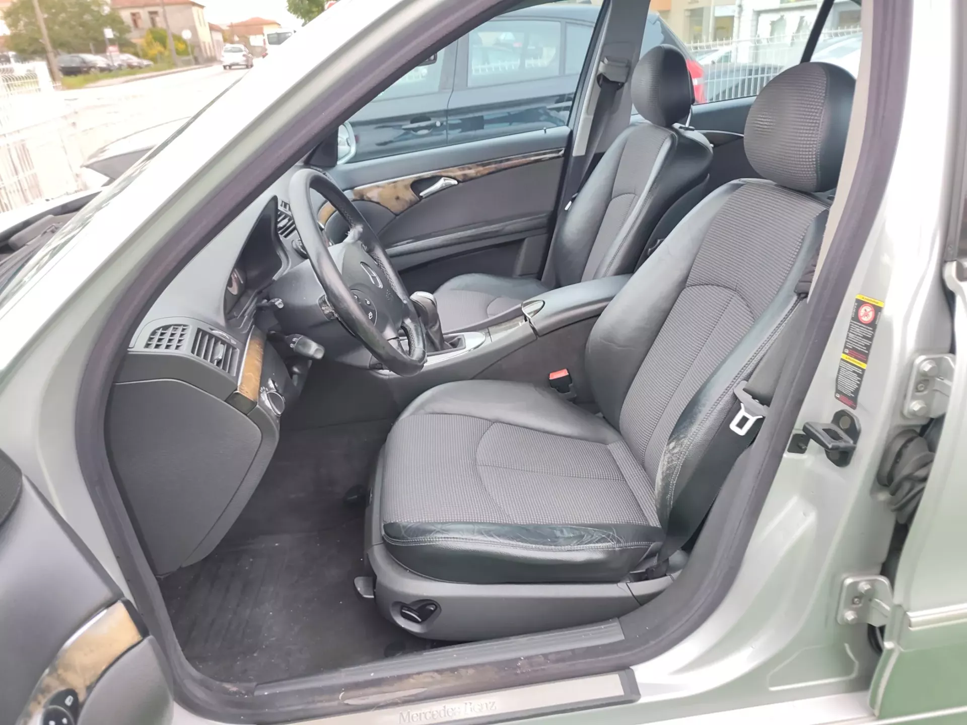 Mercedes-Benz E 220 CDi Avantgard 12