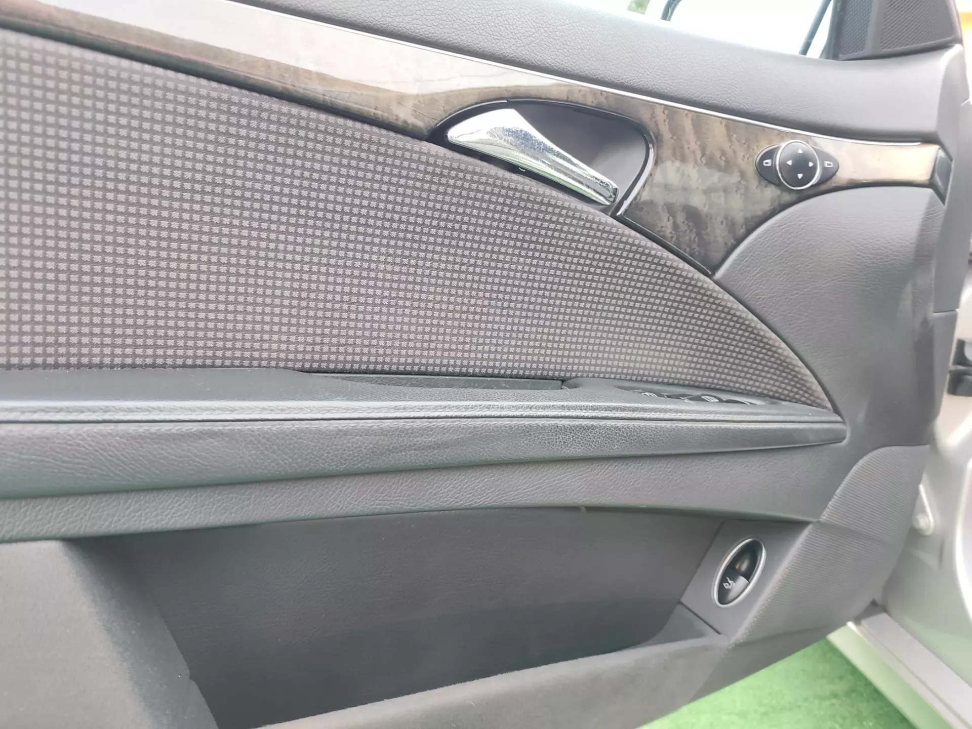 Mercedes-Benz E 220 CDi Avantgard 13