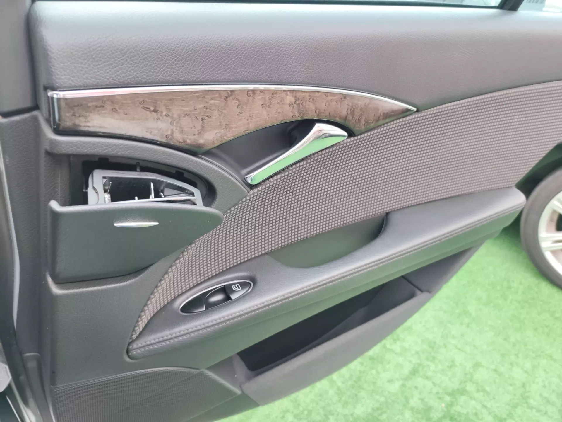 Mercedes-Benz E 220 CDi Avantgard 28