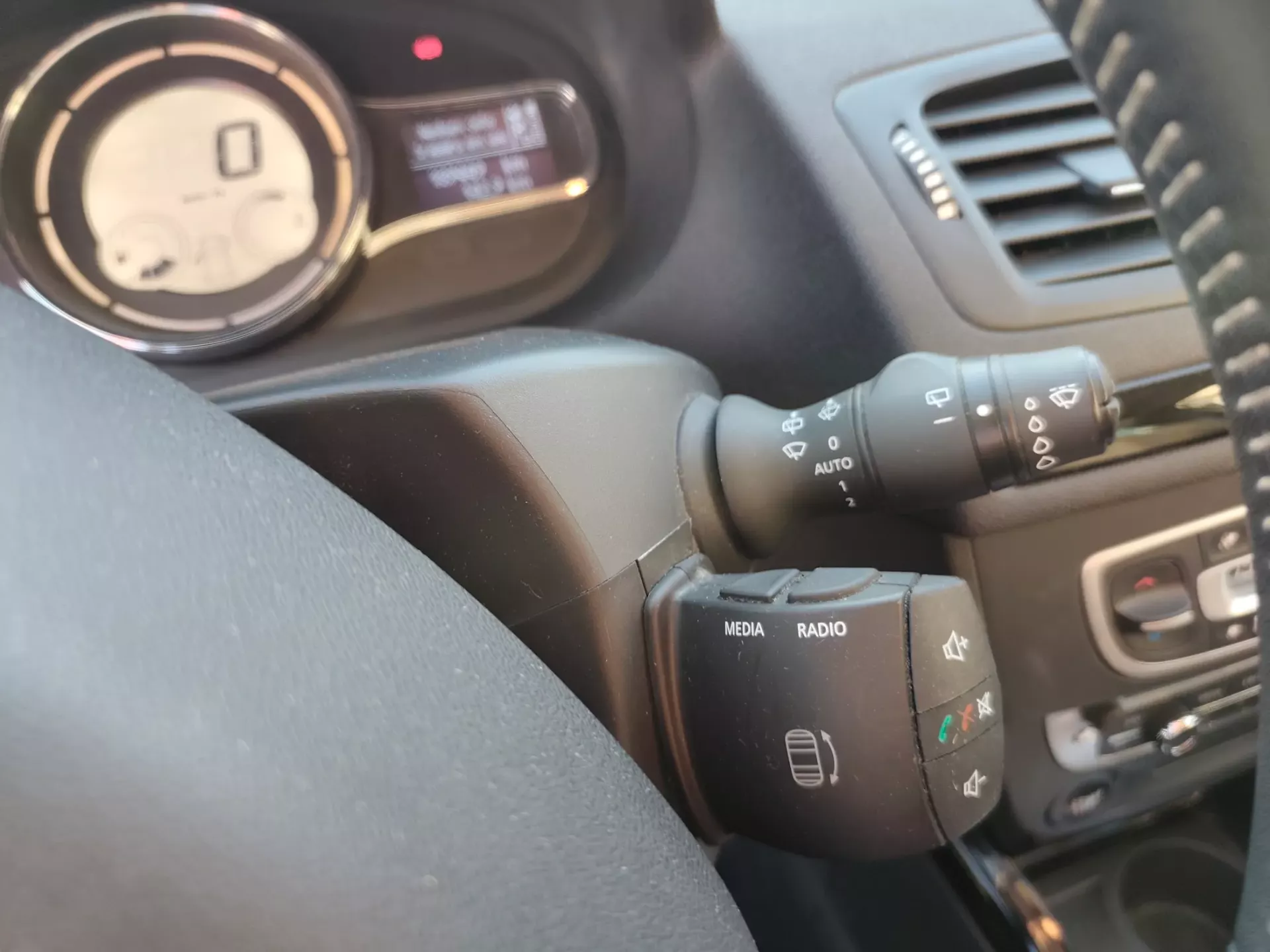 Renault Mégane Coupe 1.5 dCi Bose Edition EDC 29