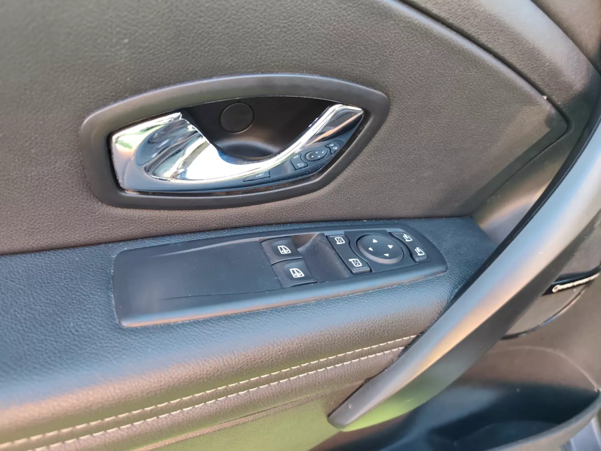 Renault Mégane Coupe 1.5 dCi Bose Edition EDC 31