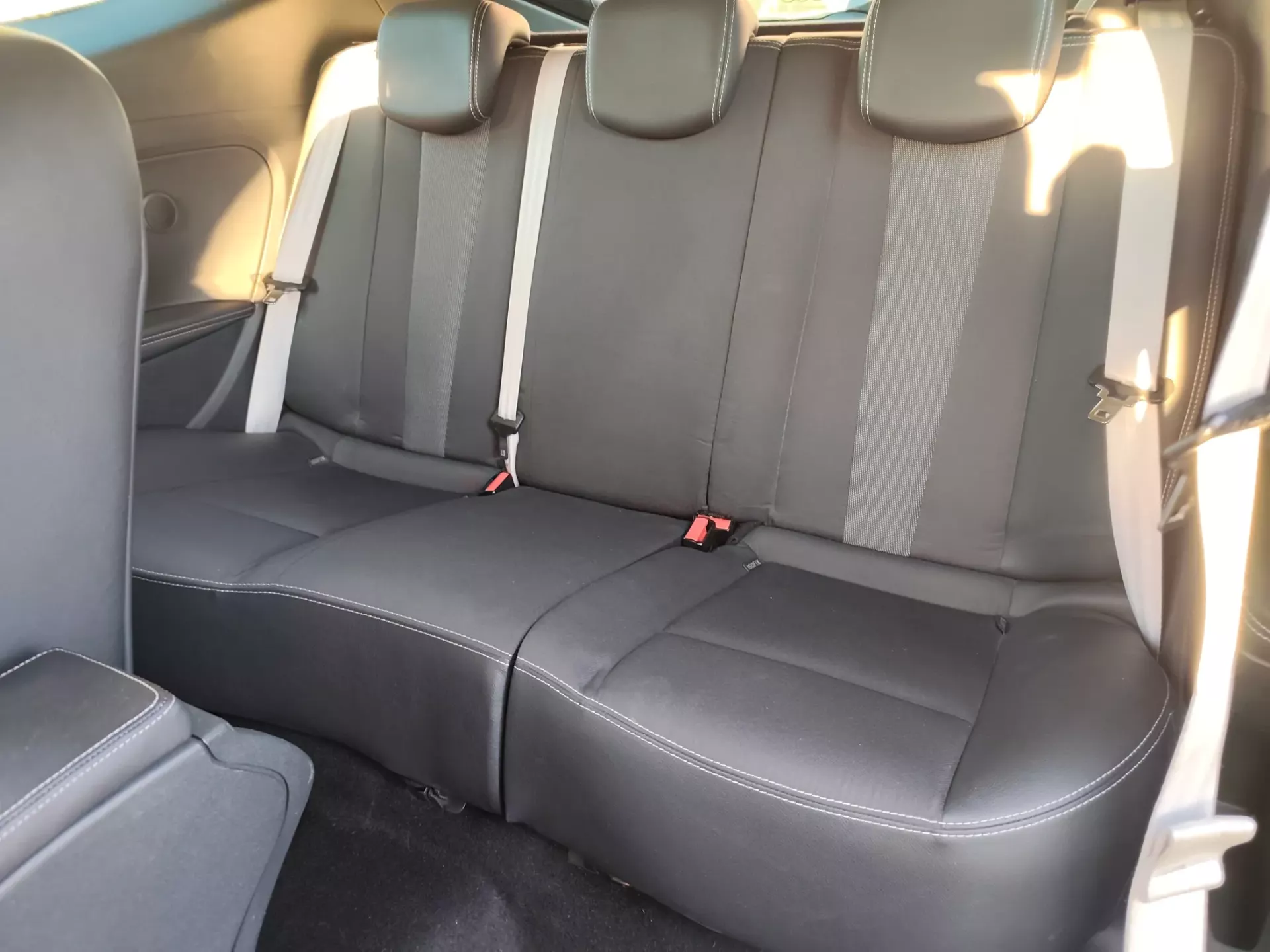 Renault Mégane Coupe 1.5 dCi Bose Edition EDC 37