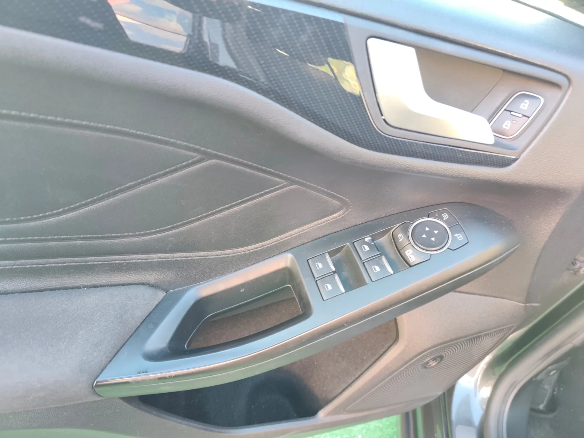 Ford Focus SW 1.0 EcoBoost MHEV ST-Line Design SIP 15