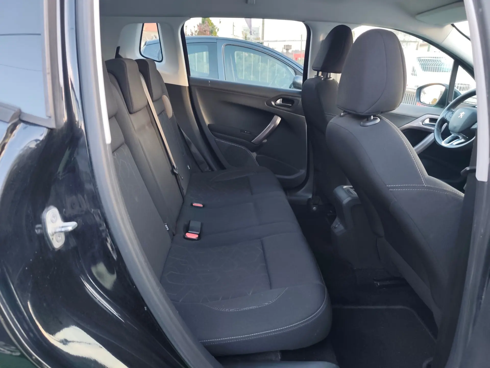 Peugeot 2008 1.2 PureTech Style 14