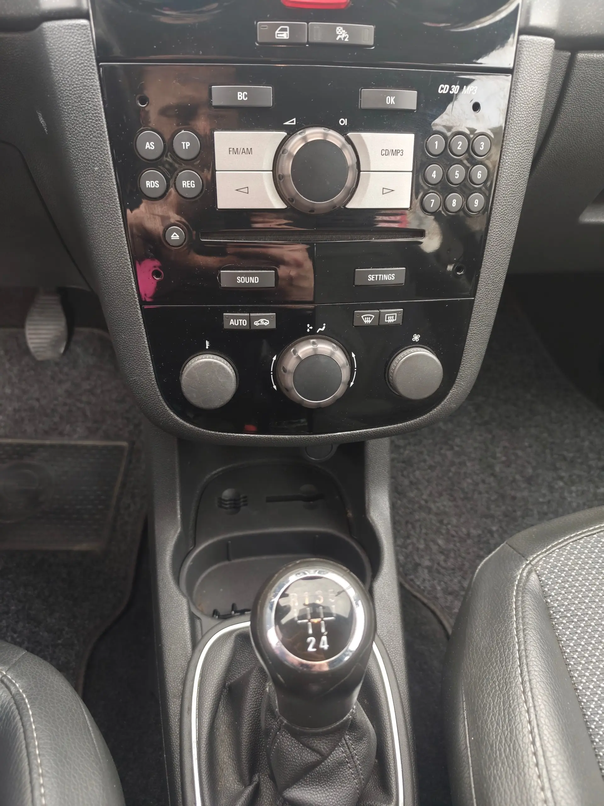 Opel Corsa 1.2 Cosmo 13