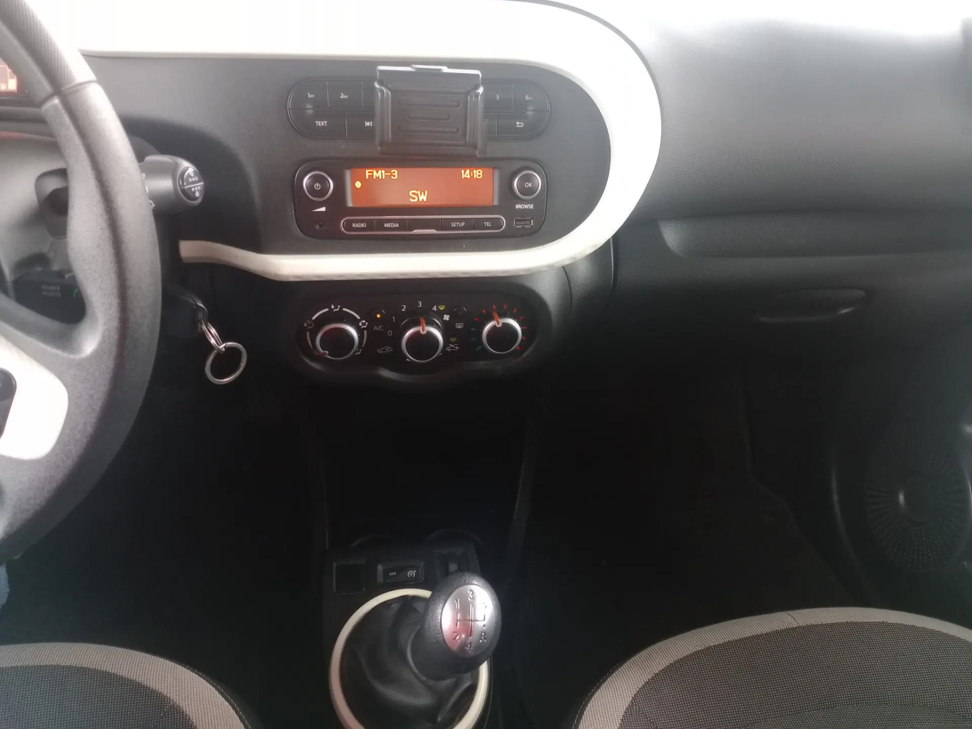 Renault Twingo SCe 70 S&S LIMITED 2018 18