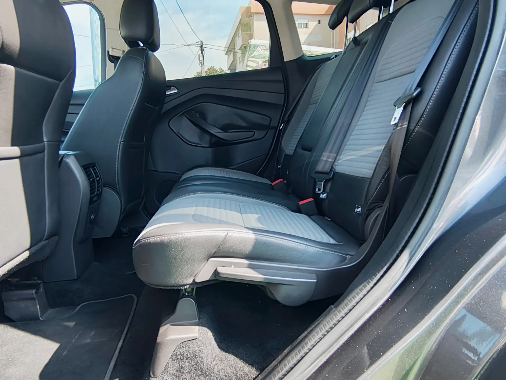 Ford Kuga 1.5 TDCi EcoBlue Titanium 26