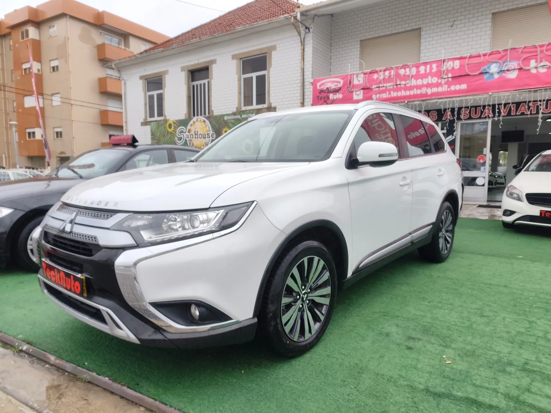 Mitsubishi Outlander 2.0 Kaiteki CVT 7 LUGARES 4