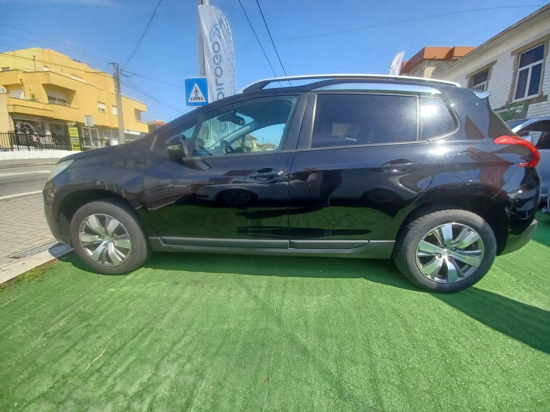 Peugeot 2008 8