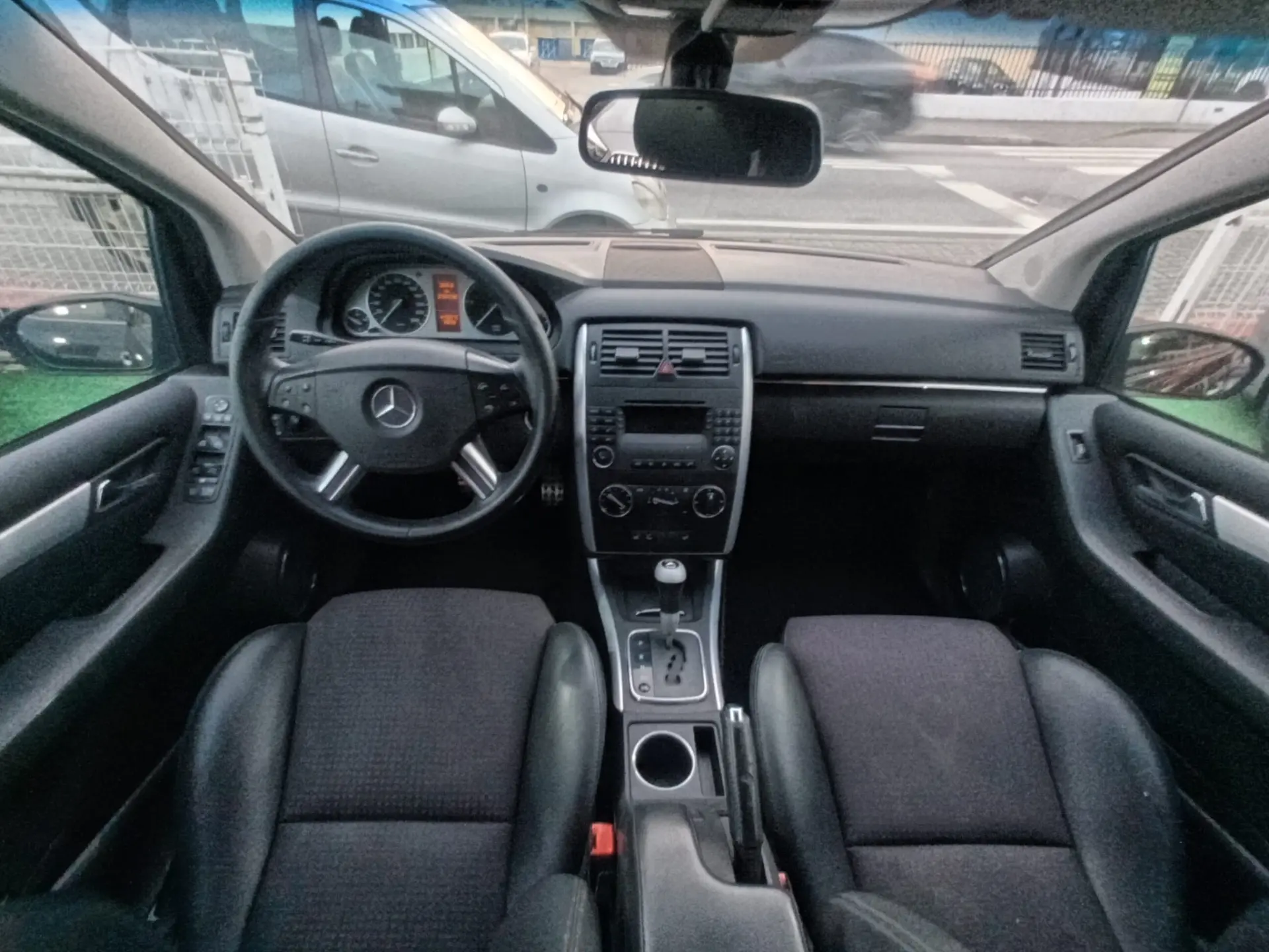 Mercedes-Benz B 180 14