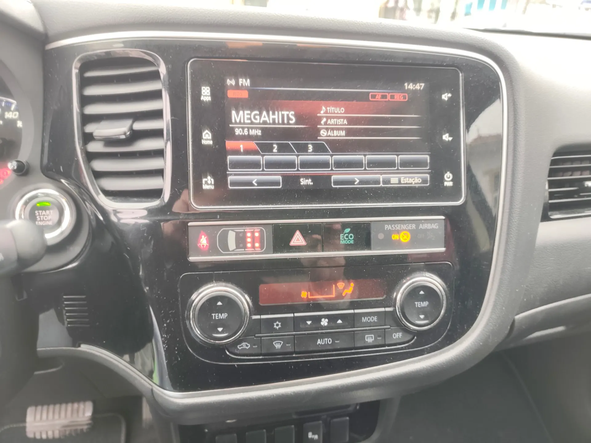 Mitsubishi Outlander 2.0 Kaiteki CVT 7 LUGARES 18