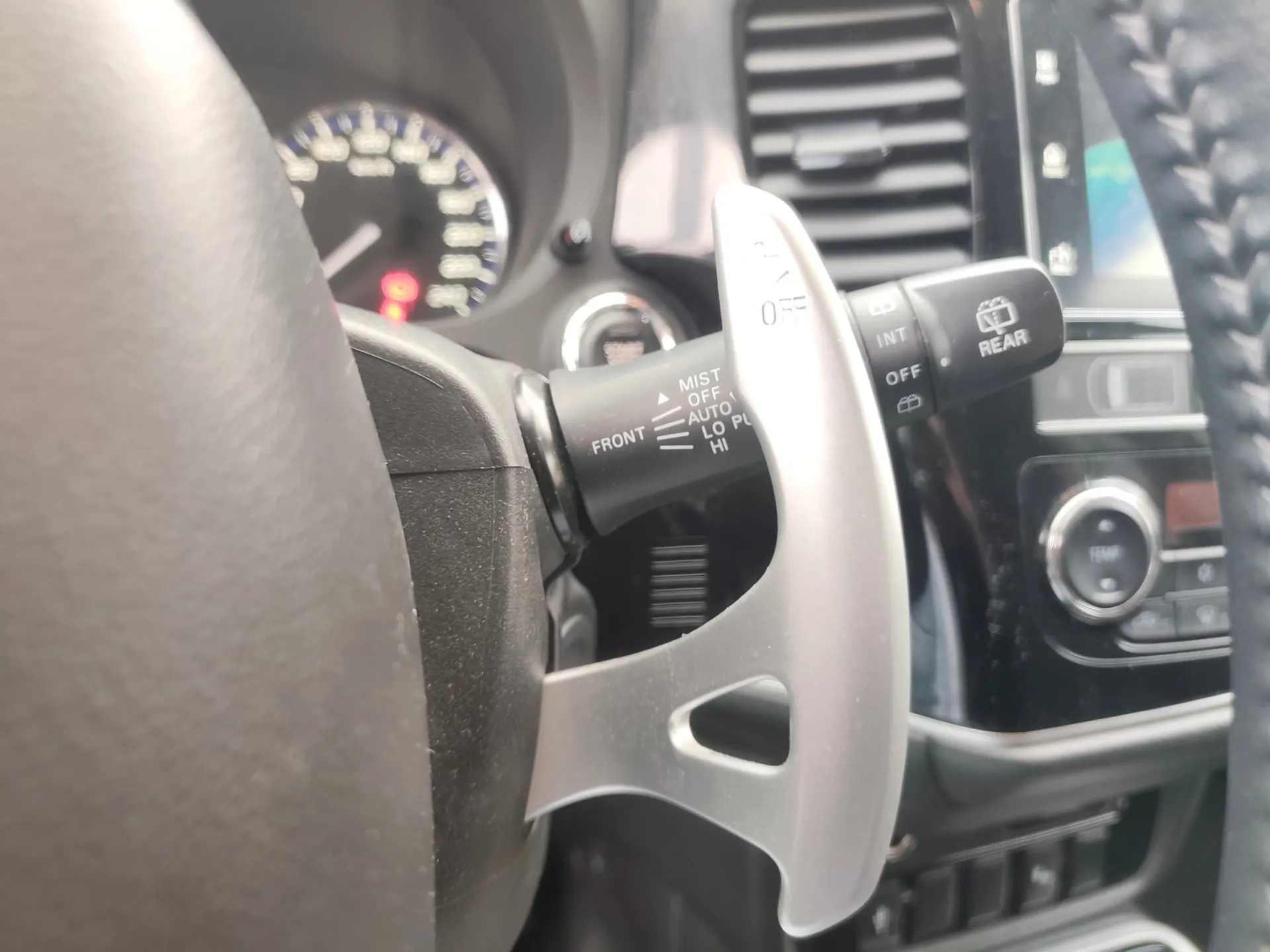 Mitsubishi Outlander 2.0 Kaiteki CVT 7 LUGARES 17