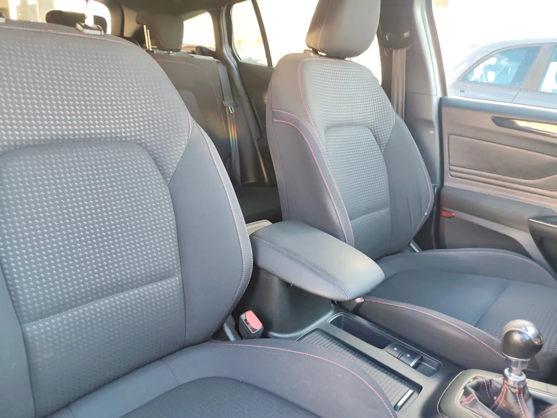 Ford Focus SW 1.0 EcoBoost MHEV ST-Line Design SIP 34