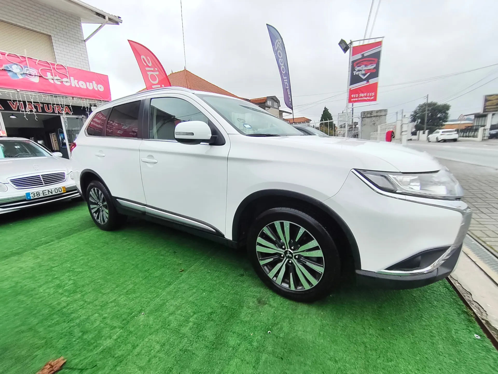 Mitsubishi Outlander 2.0 Kaiteki CVT 7 LUGARES 10