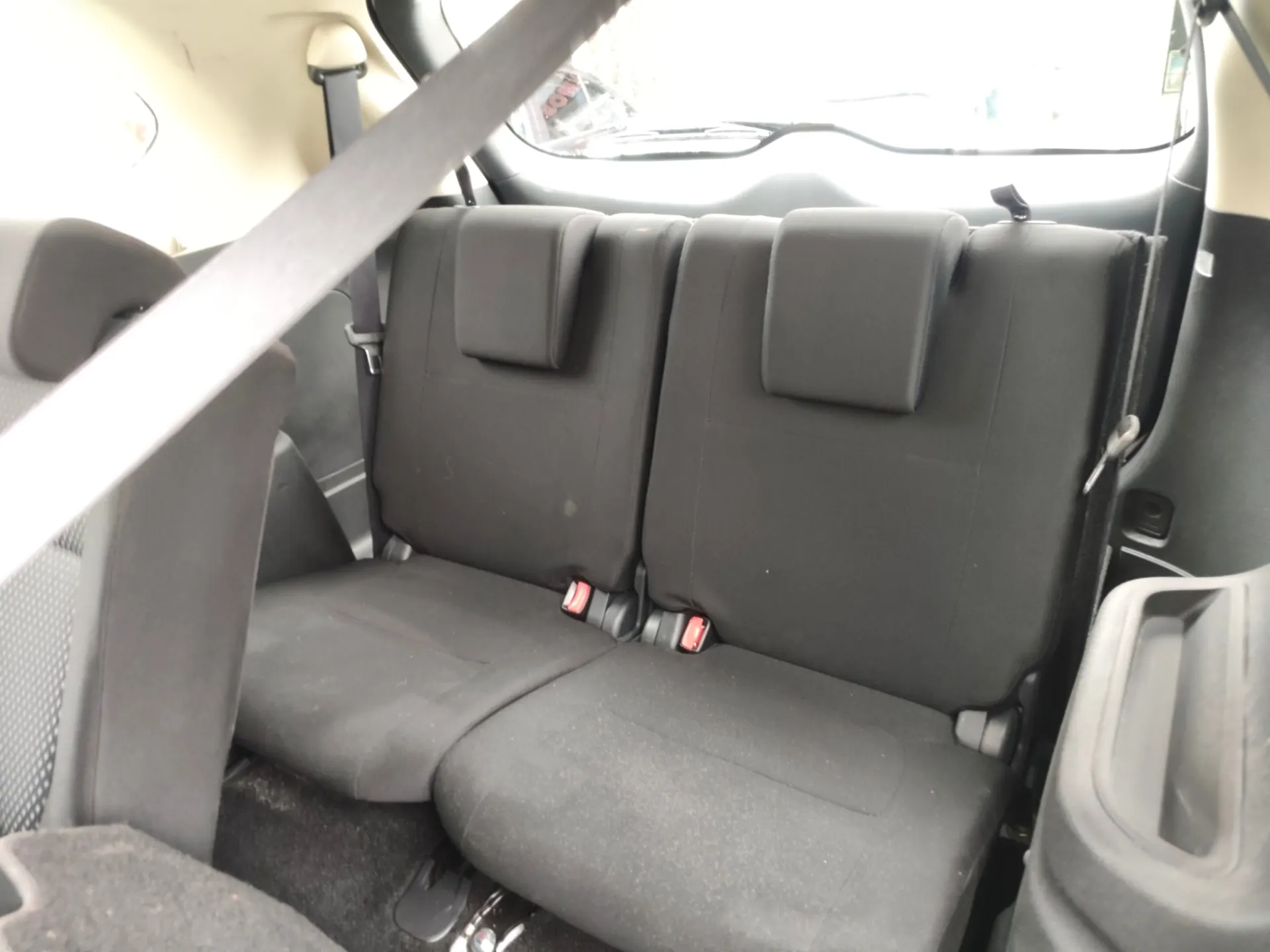 Mitsubishi Outlander 2.0 Kaiteki CVT 7 LUGARES 36