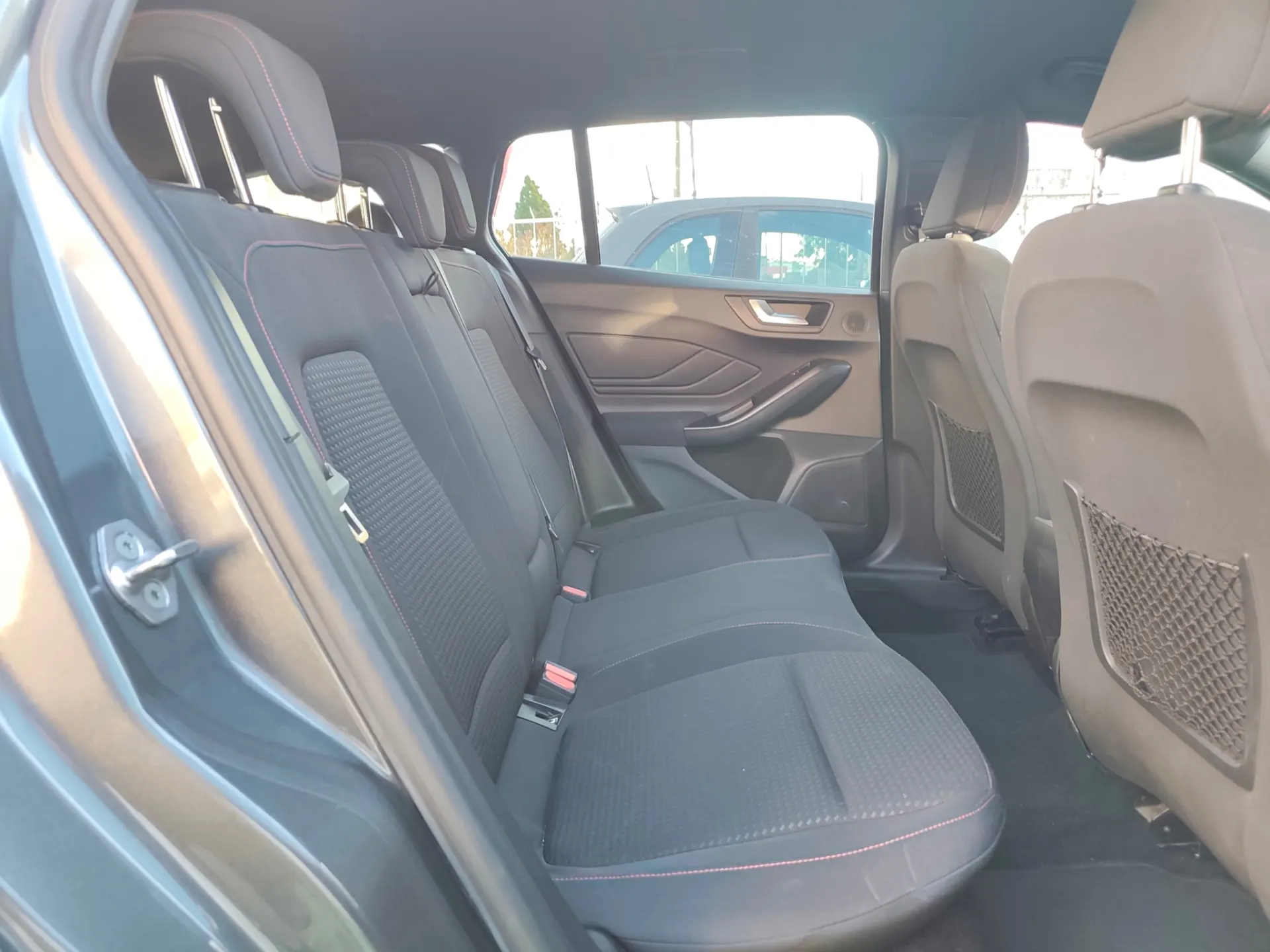 Ford Focus SW 1.0 EcoBoost MHEV ST-Line Design SIP 31