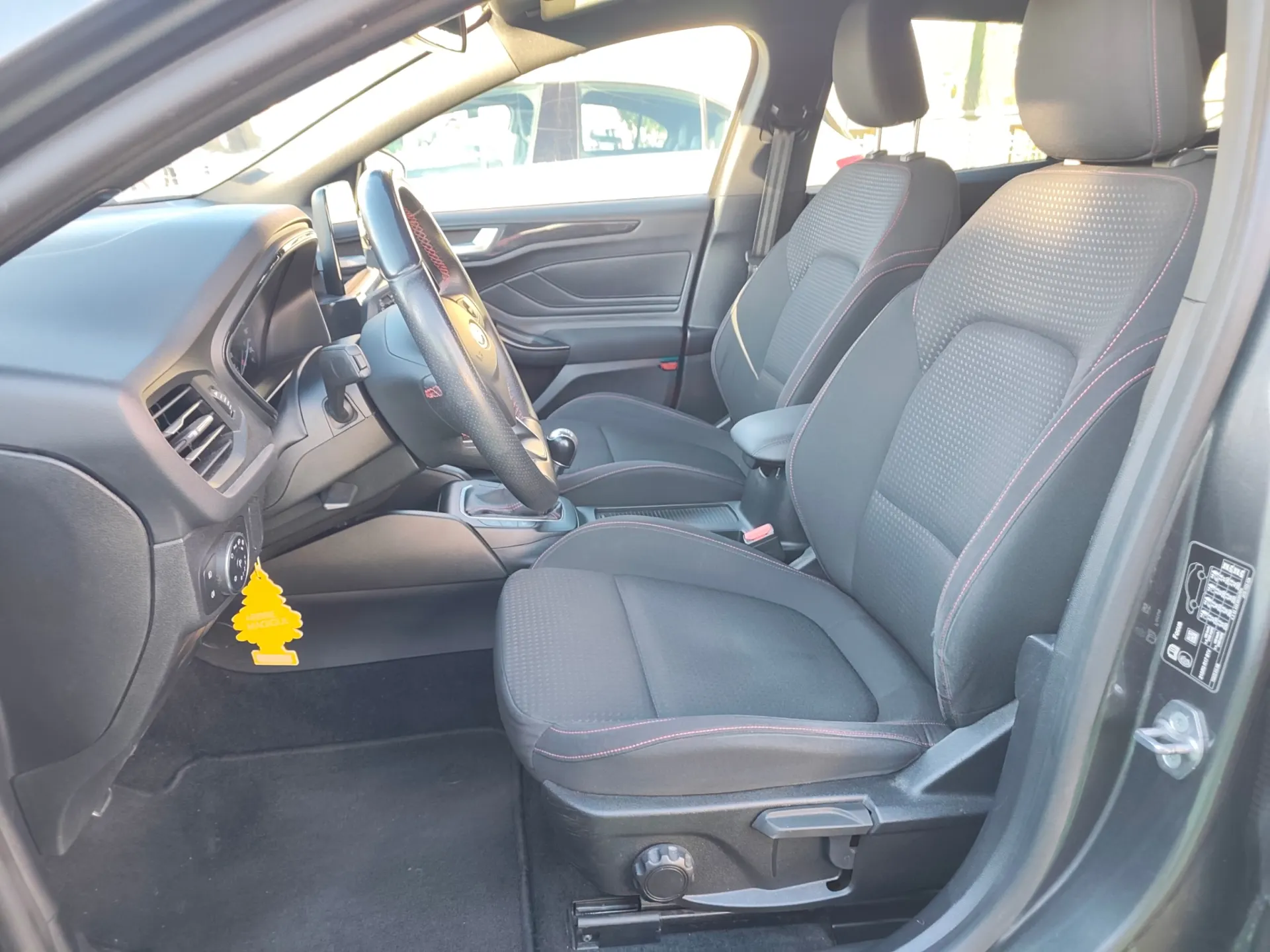 Ford Focus SW 1.0 EcoBoost MHEV ST-Line Design SIP 11