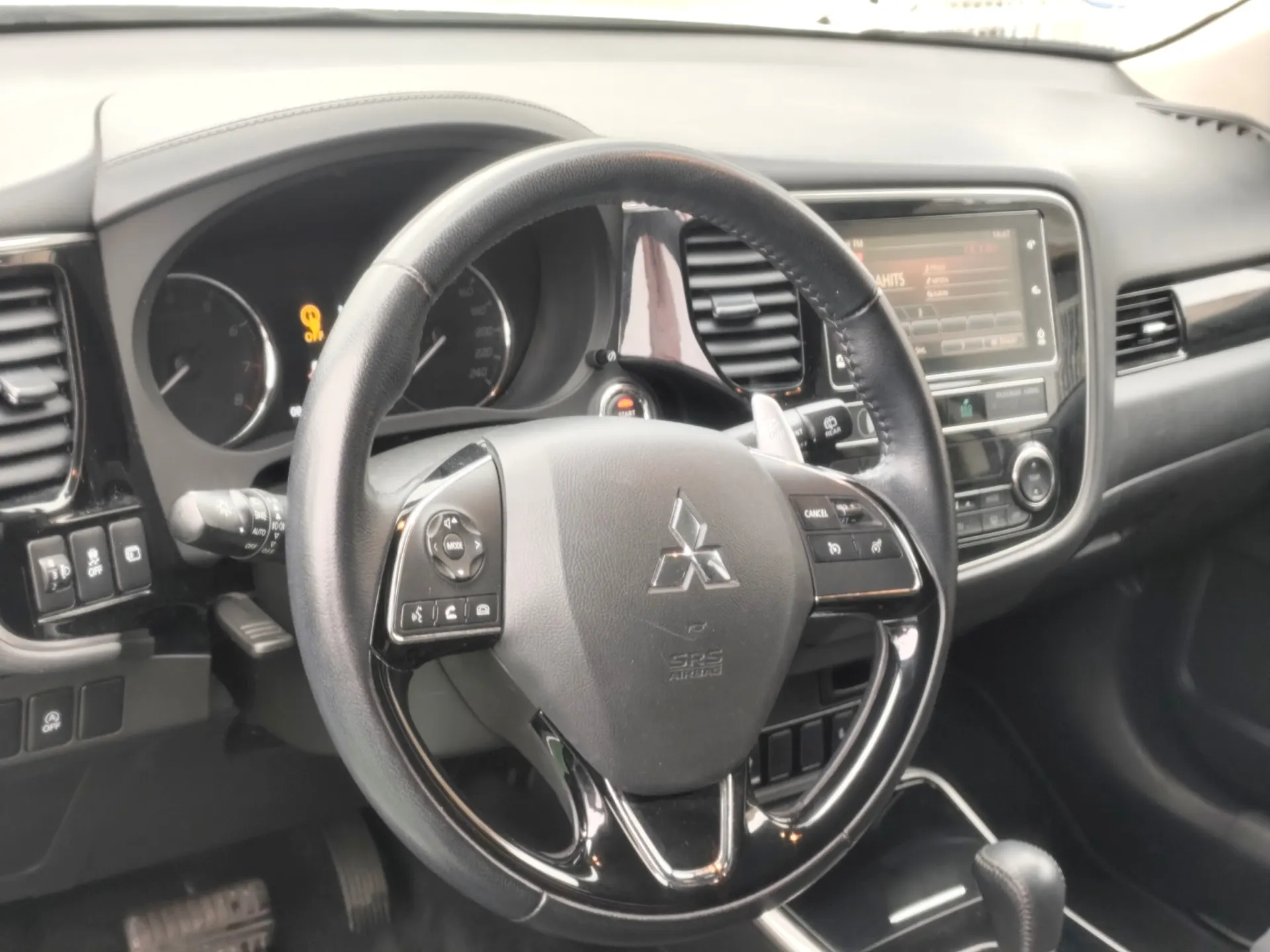 Mitsubishi Outlander 2.0 Kaiteki CVT 7 LUGARES 13