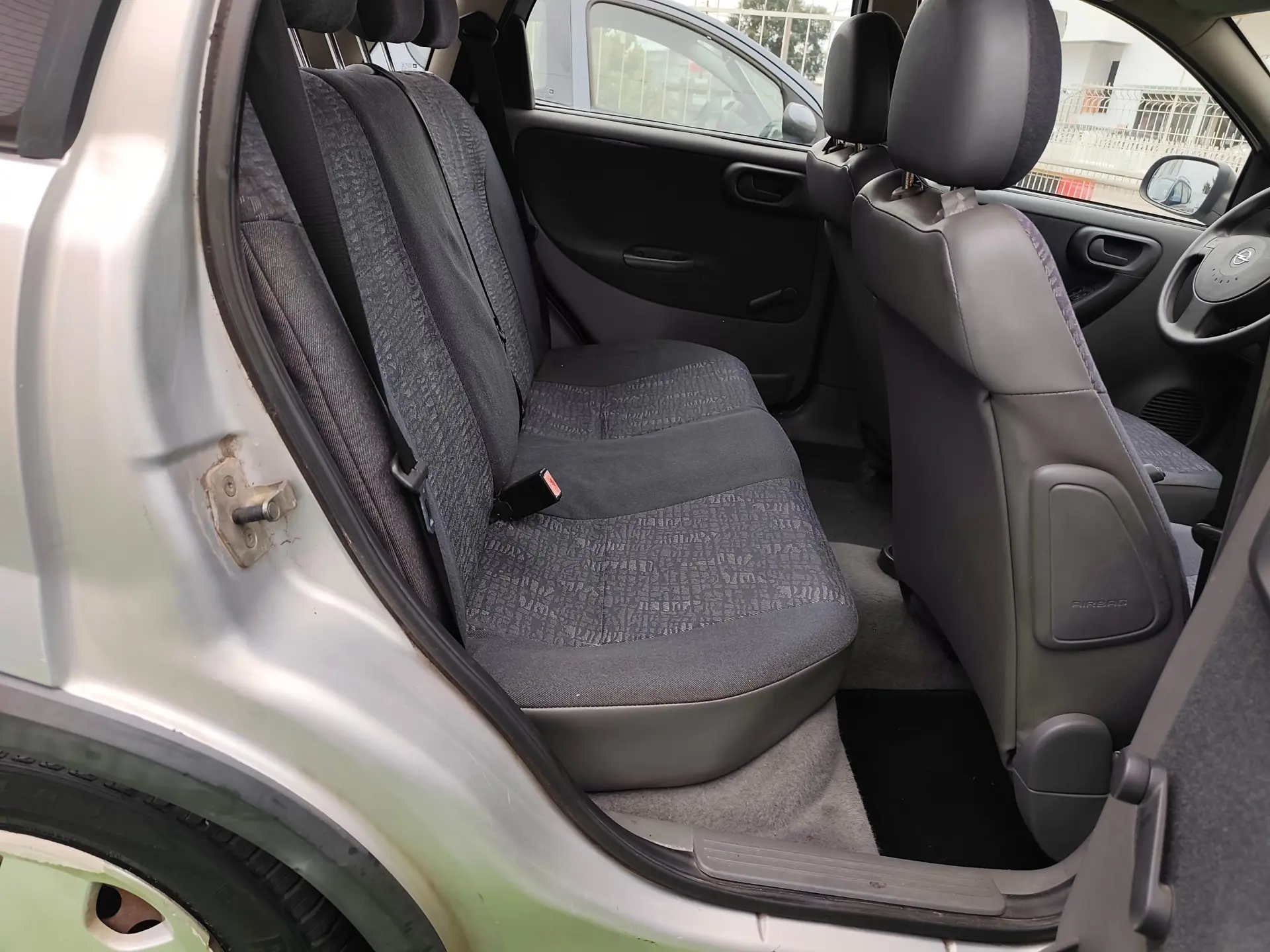 Opel Corsa 1.2 16V Confort 12