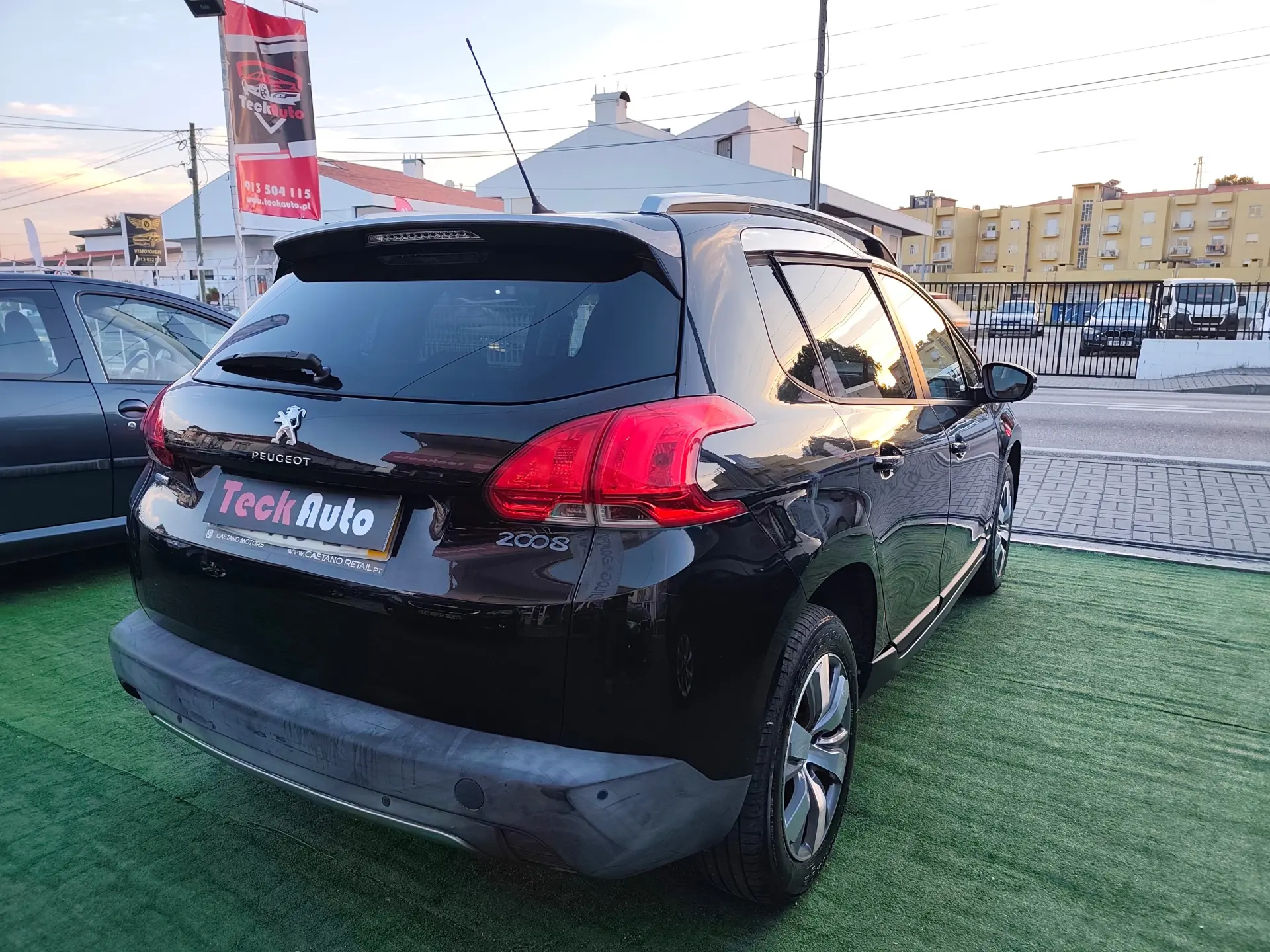 Peugeot 2008 1.2 PureTech Style 7