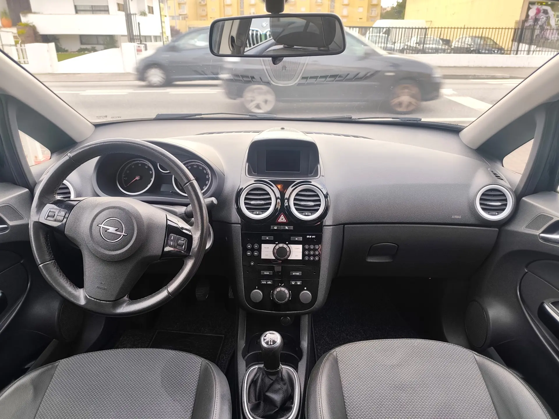 Opel Corsa 1.2 Cosmo 9
