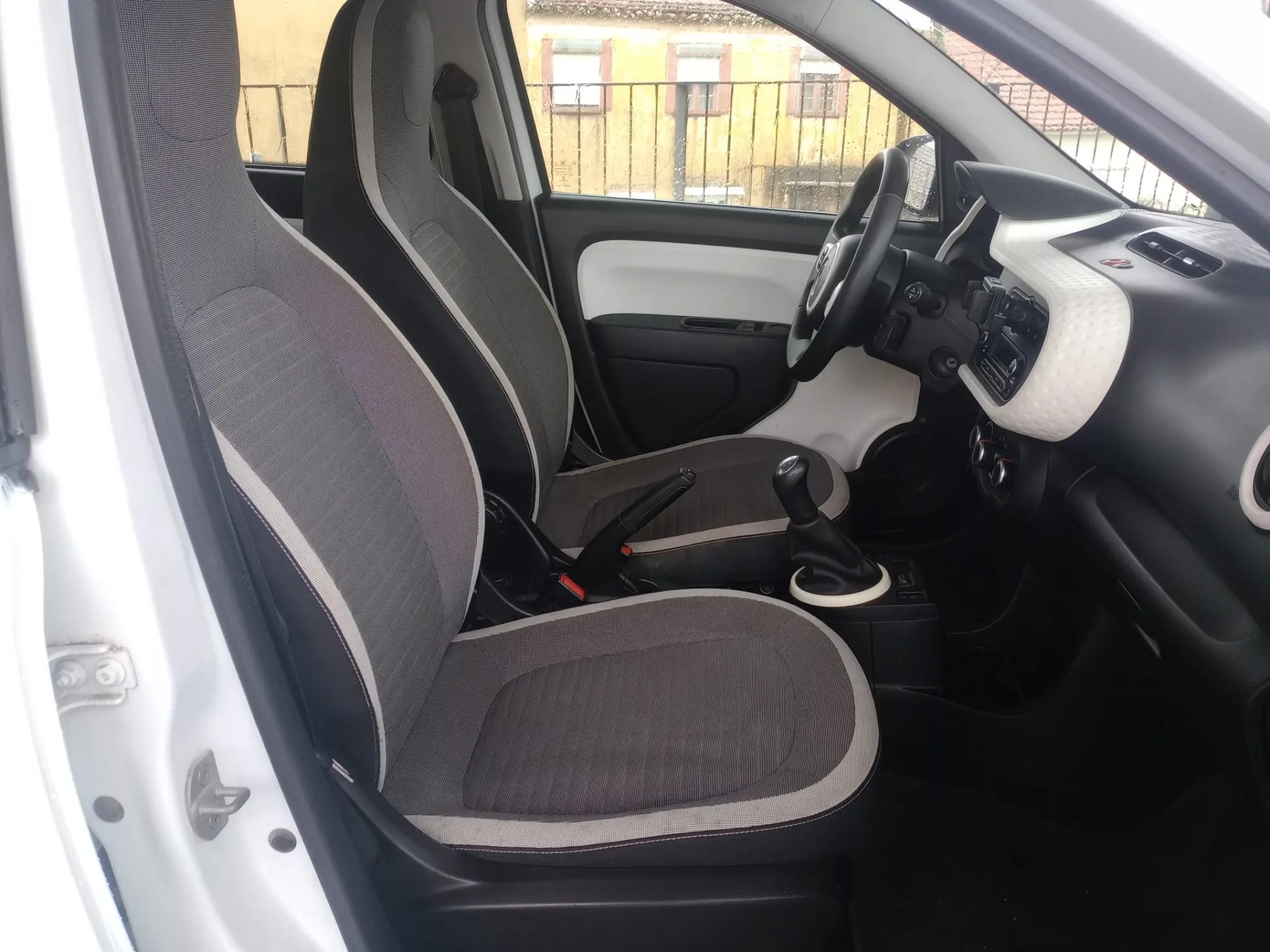 Renault Twingo SCe 70 S&S LIMITED 2018 11