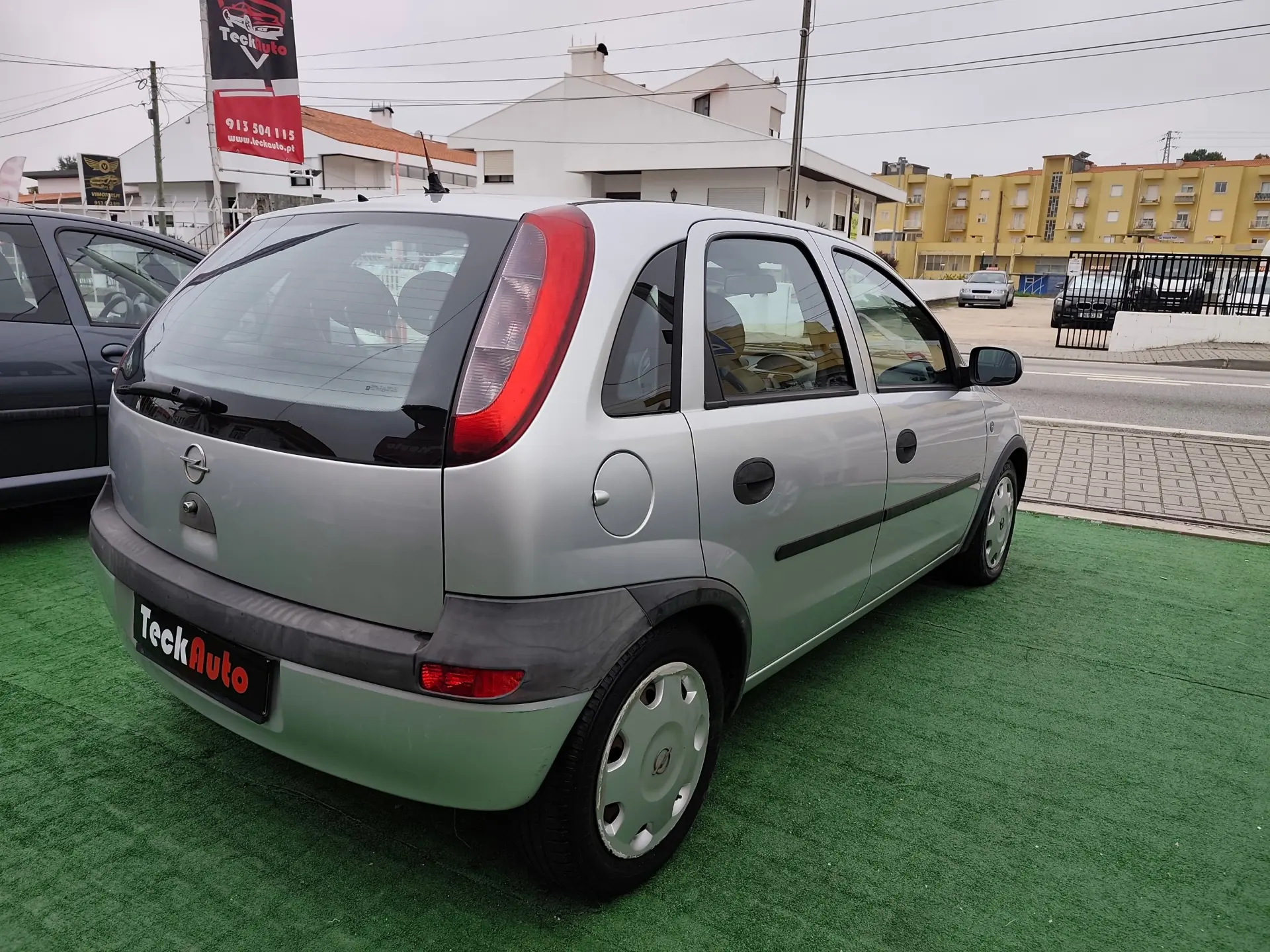Opel Corsa 1.2 16V Confort 6