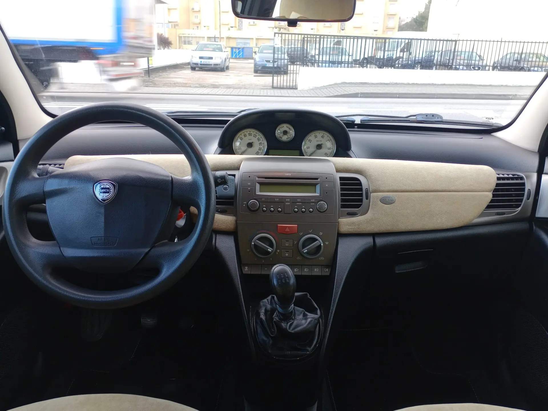 Lancia Ypsilon 1.2 16V Fashion 18