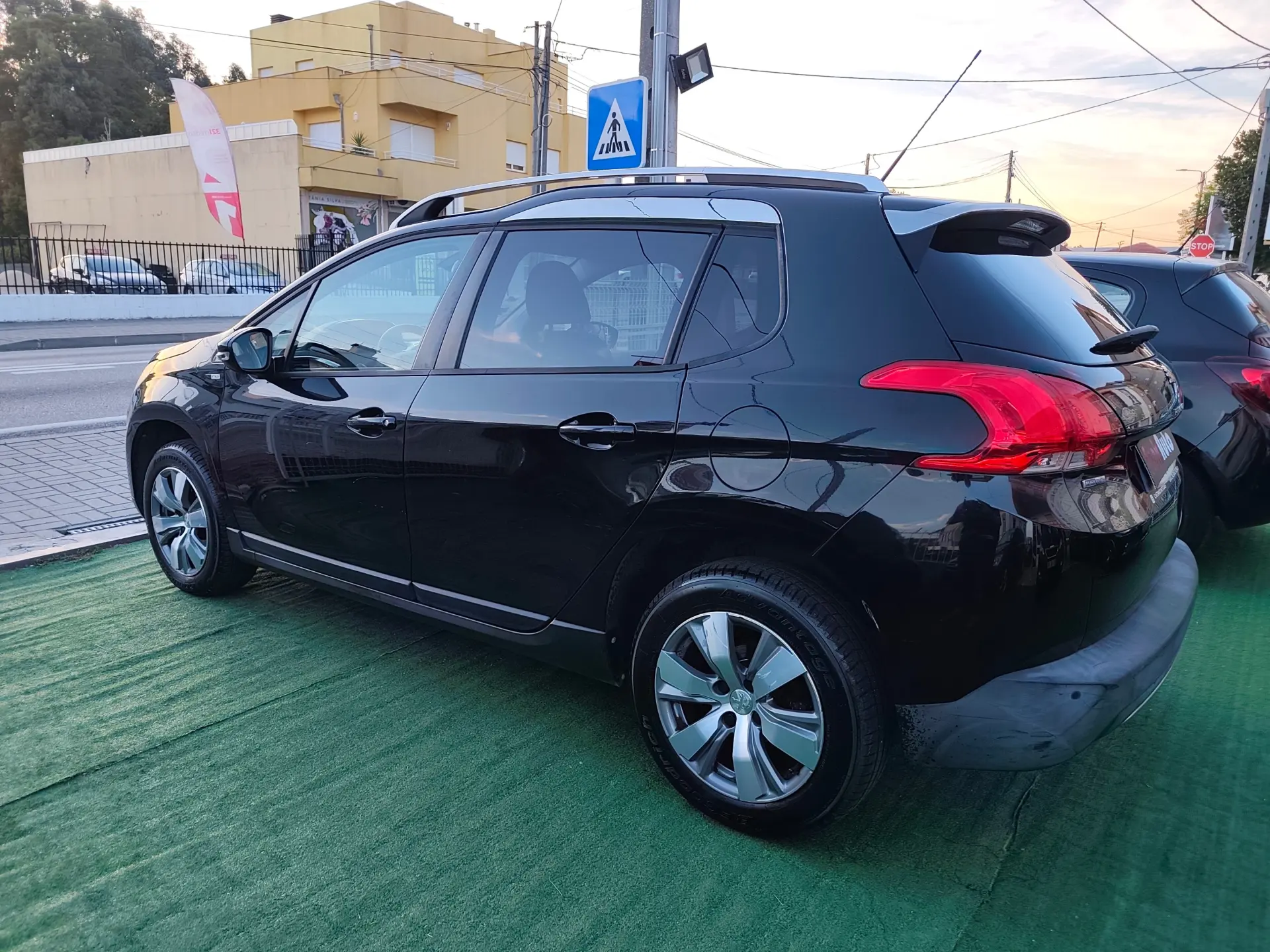 Peugeot 2008 1.2 PureTech Style 5