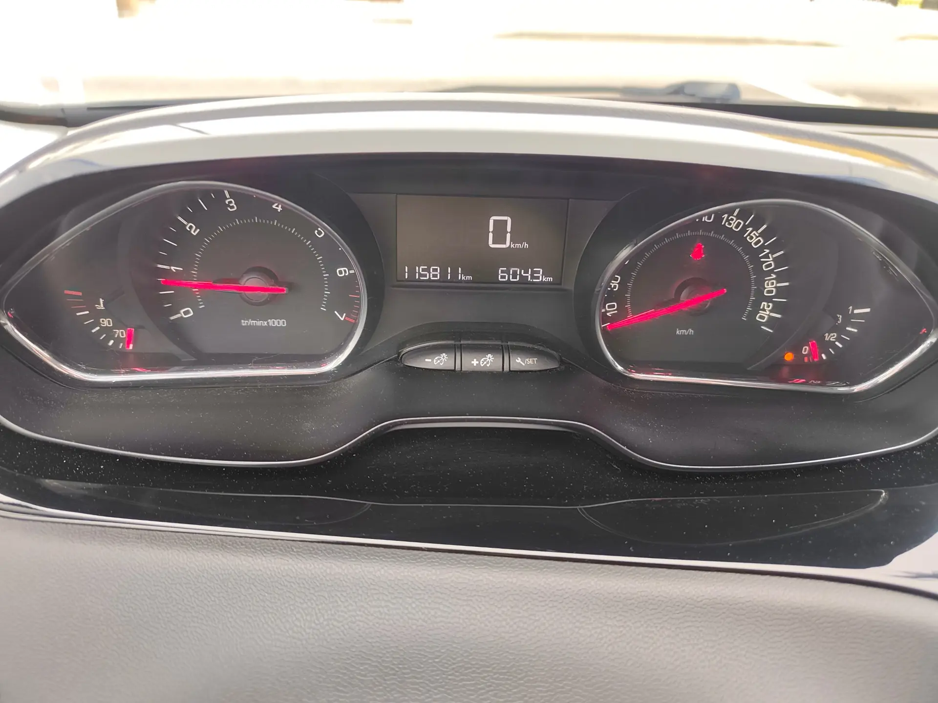 Peugeot 208 1.2 PureTech Active 23
