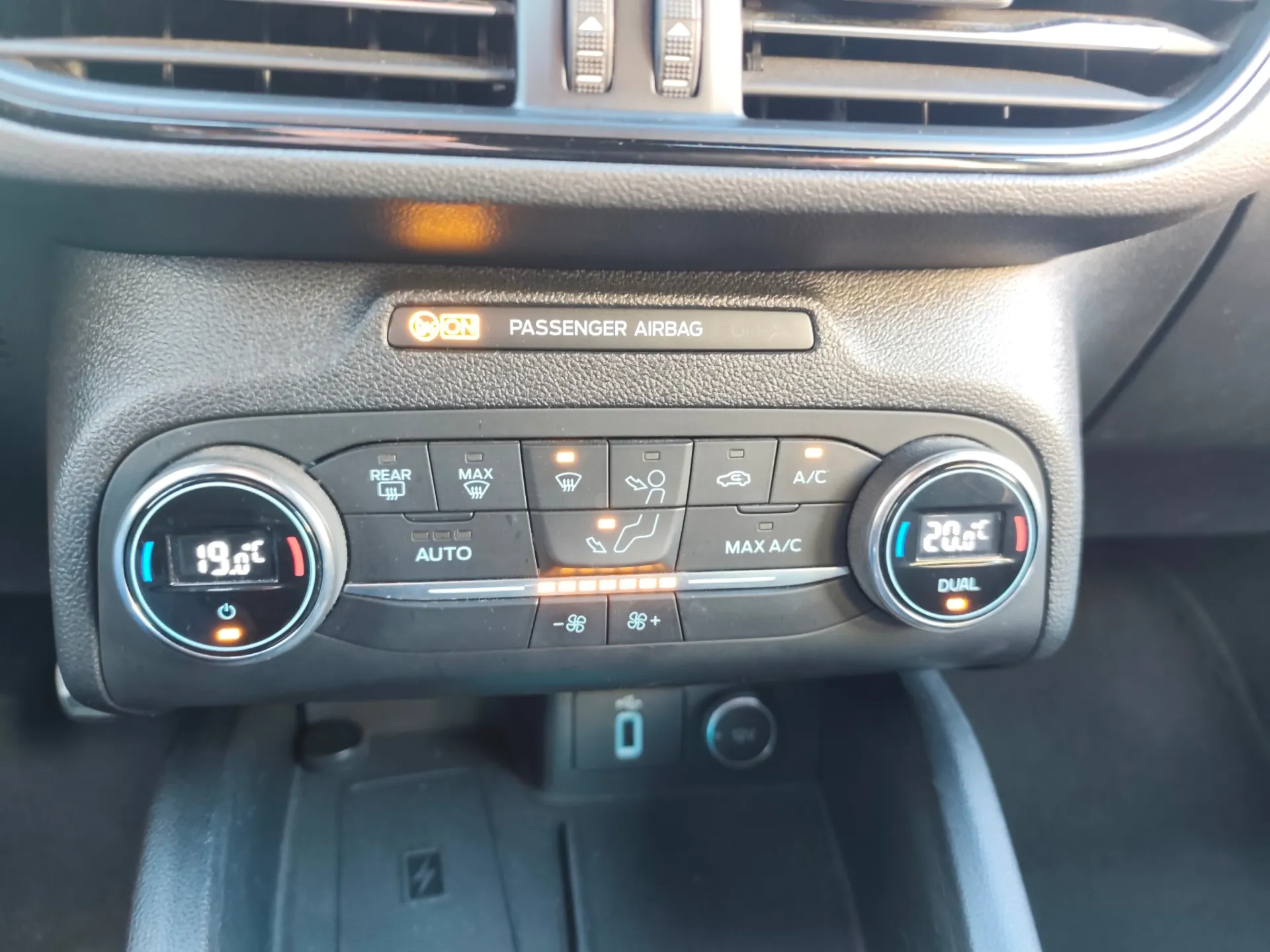 Ford Focus SW 1.0 EcoBoost MHEV ST-Line Design SIP 19