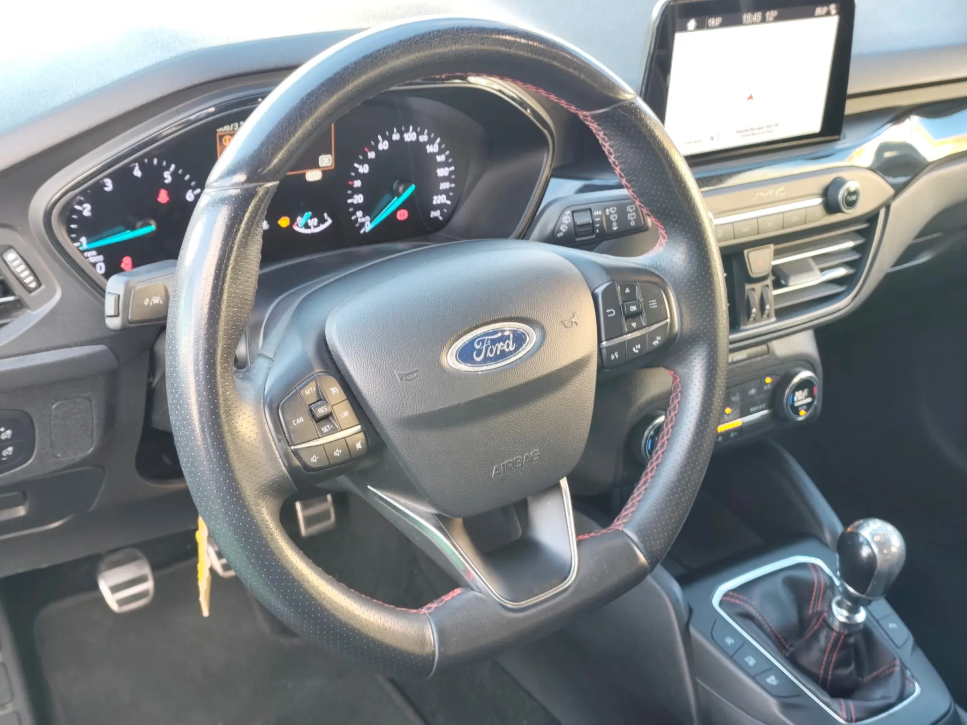 Ford Focus SW 1.0 EcoBoost MHEV ST-Line Design SIP 29