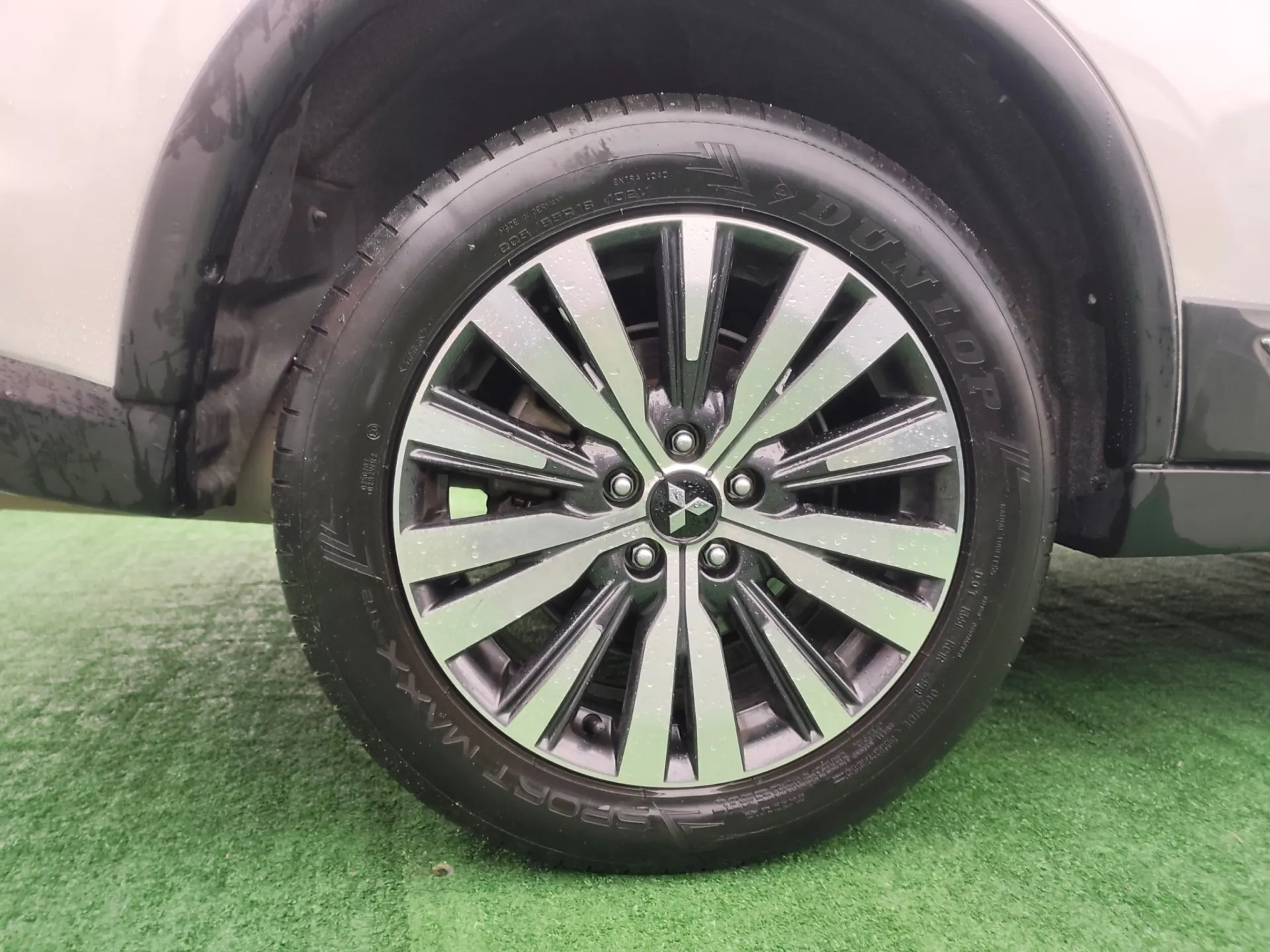 Mitsubishi Outlander 2.0 Kaiteki CVT 7 LUGARES 37