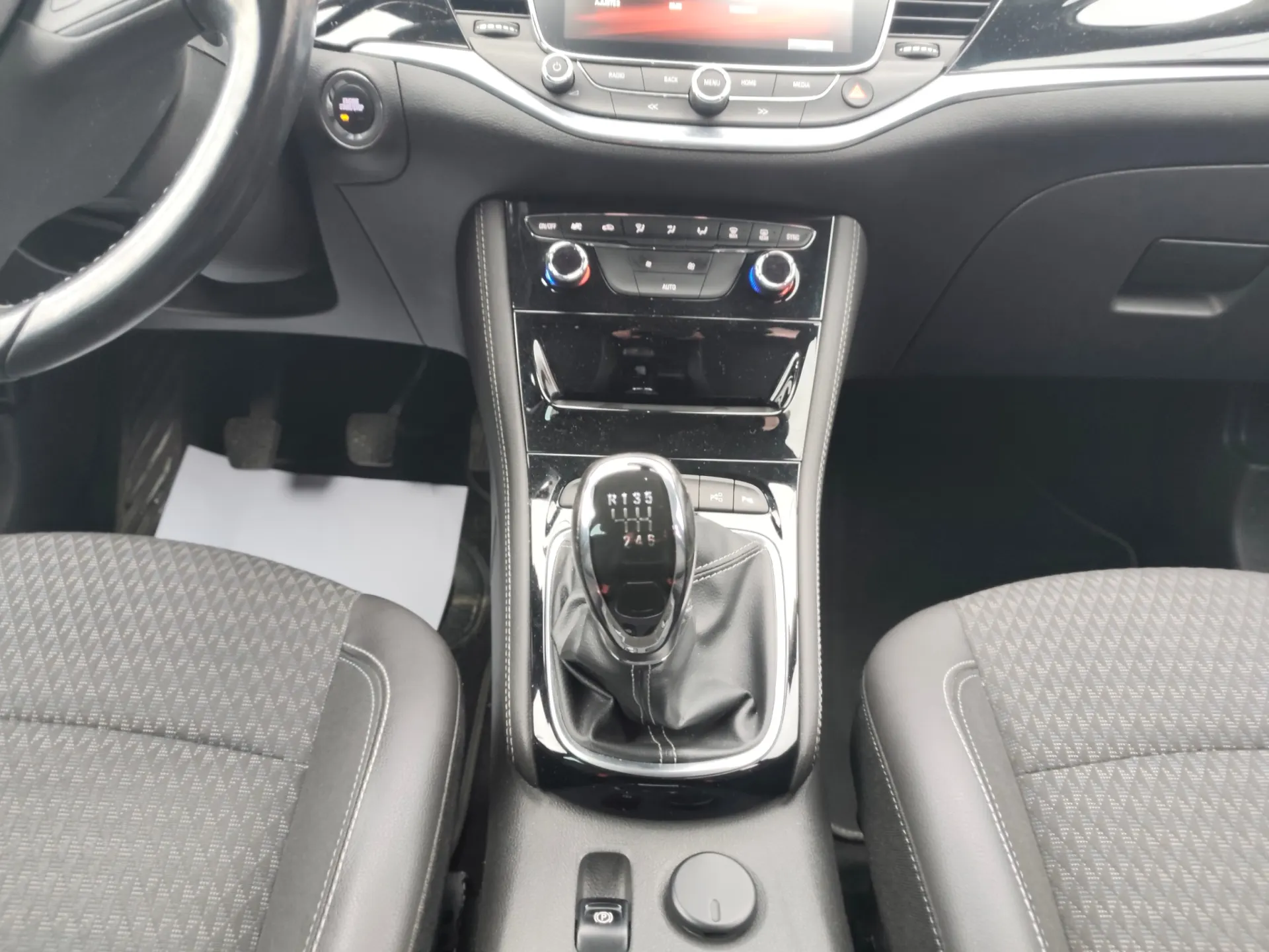 Opel Astra 1.6 CDTi Cosmo Start/Stop 27