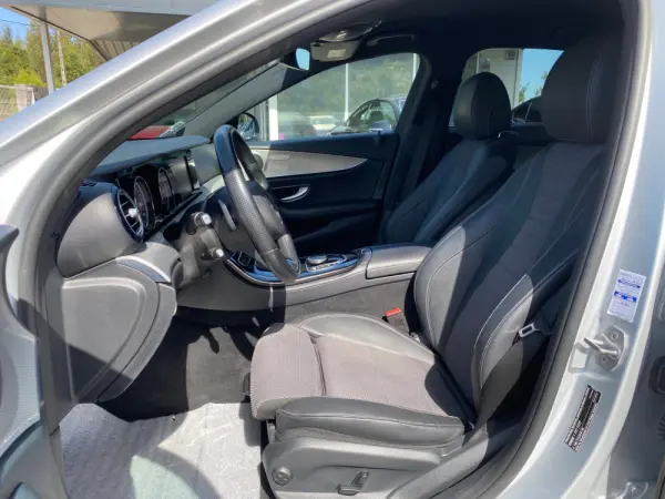 Mercedes-Benz E 220 d Avantgarde+ 9