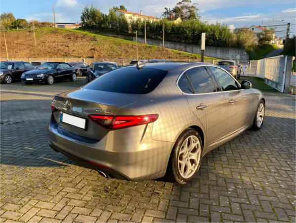 Alfa Romeo Giulia 2.2 D Super AT8 5