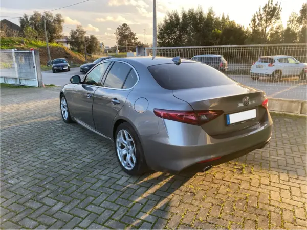 Alfa Romeo Giulia 2.2 D Super AT8 7