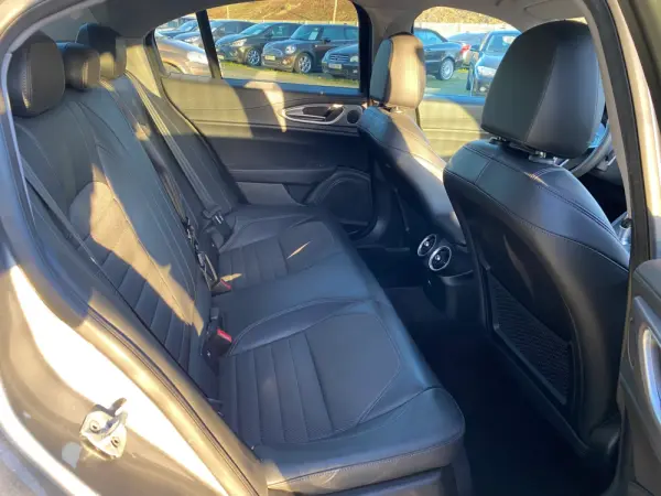 Alfa Romeo Giulia 2.2 D Super AT8 16