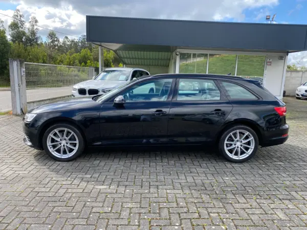 Audi A4 Avant 35 TDI S tronic 8