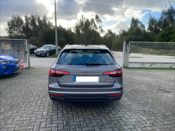 Audi A4 Avant 30 TDI S tronic 6