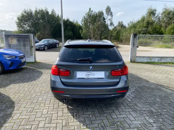 BMW 320 d Touring Auto Line Sport 6